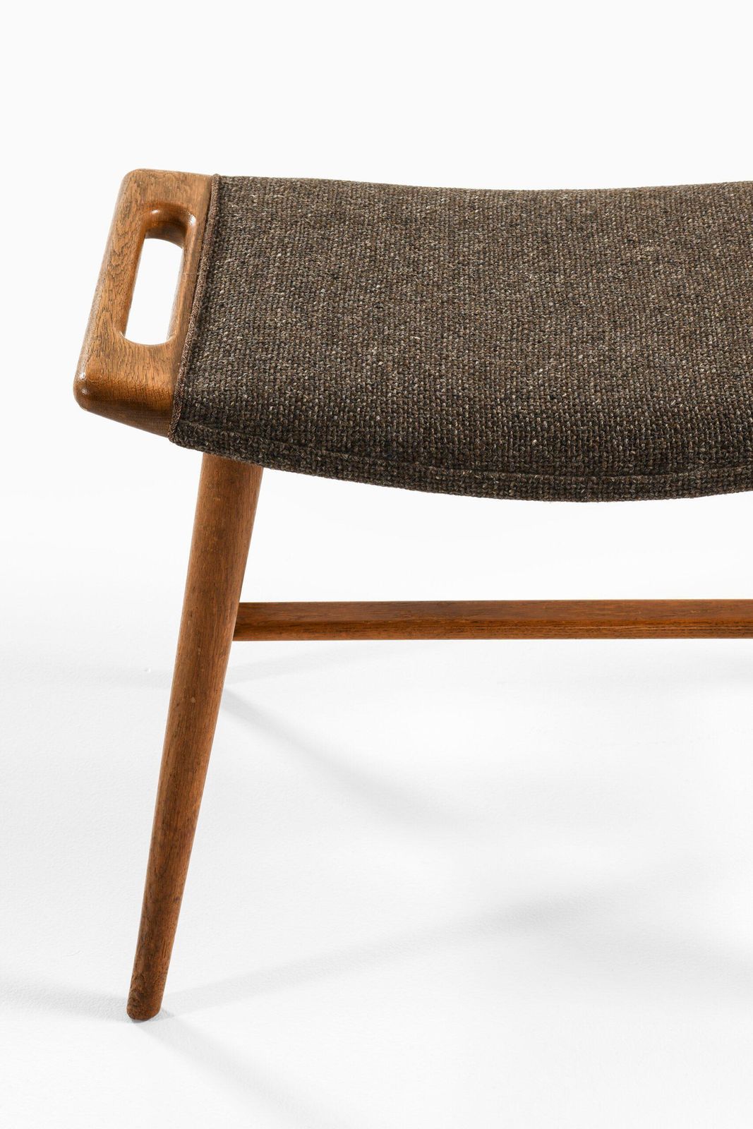 Ap 30 Piano Stool In Oak And Original Fabric By Hans J. Wegner, 1957 photo furniture
