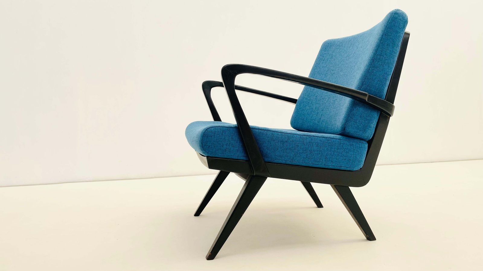 Belgian 1960's Pair Of Loungechairs photo vinterior