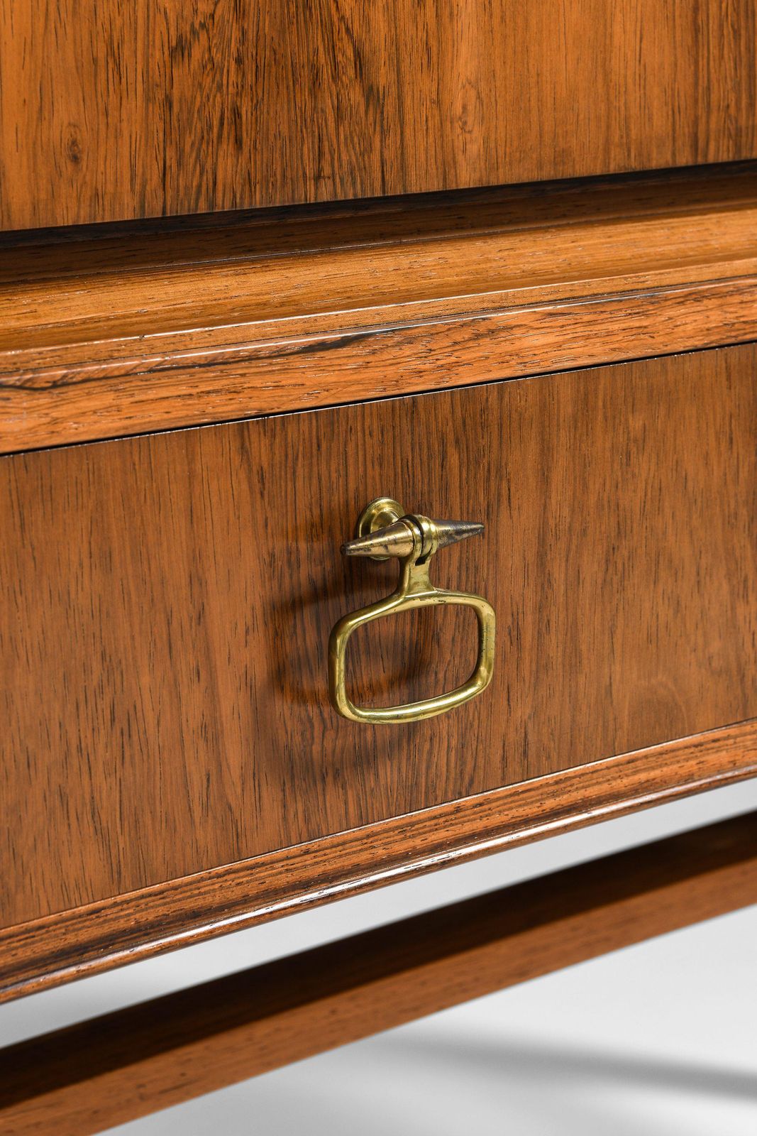 photo vinterior Cabinet In Rosewood And Brass By Ernst Kühn, 1940's