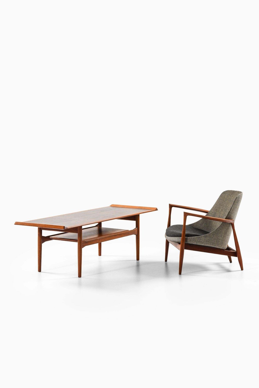 photo furniture Coffee Table In Rosewood And Teak By Ib Kofod Larsen, 1950's