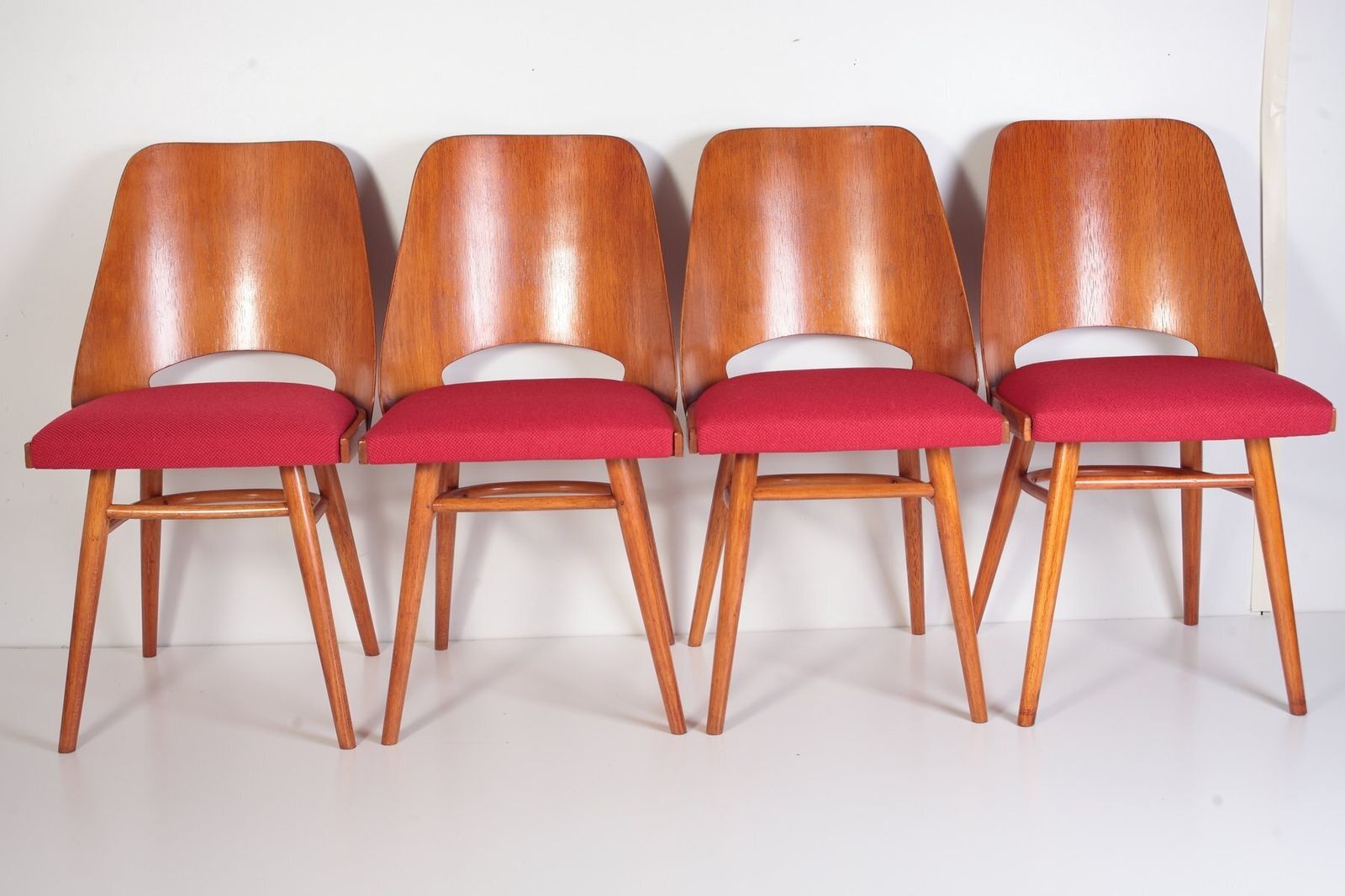 Mid Century Eetkamerstoelen Van Oswald Haerdtl Voor Ton, Jaren 1960, Set Van 4