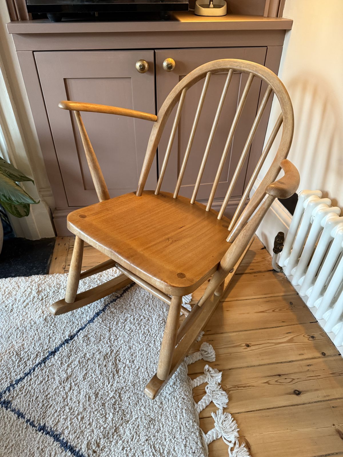 Ercol Windsor Elm Rocking Chair(s) 1950 1960s photo 300.0
