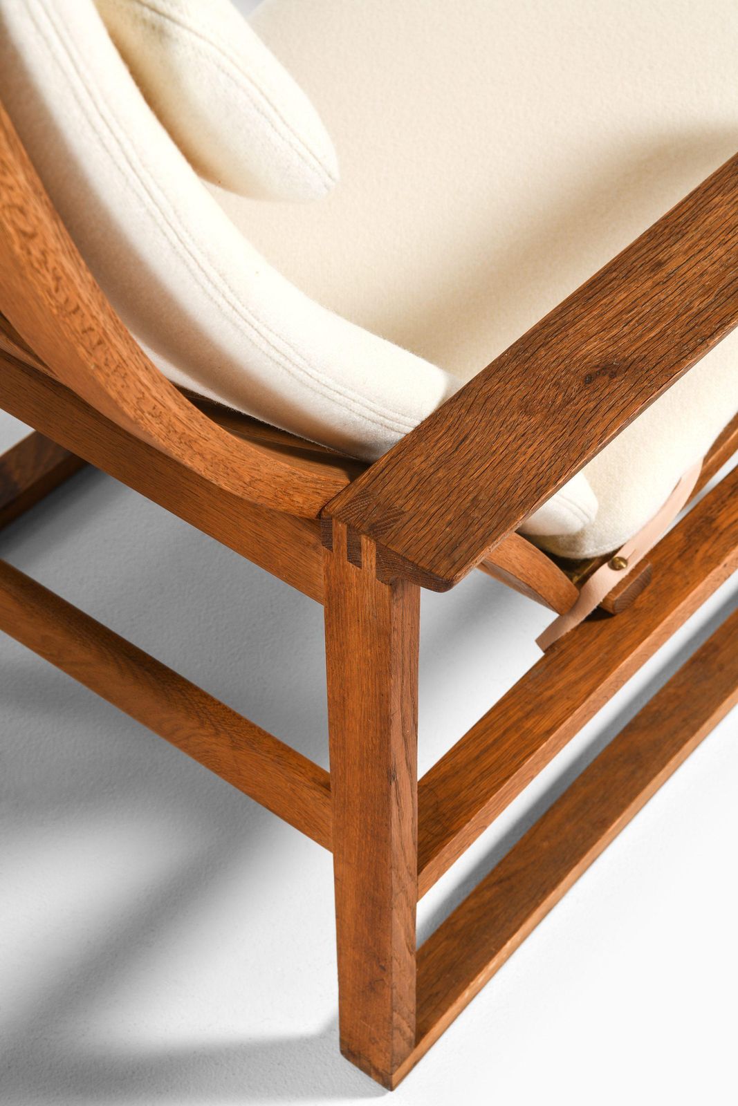 Pair Of Easy Chairs With Stools In Oak And Brass By Børge Mogensen, 1950's photo 17890.0