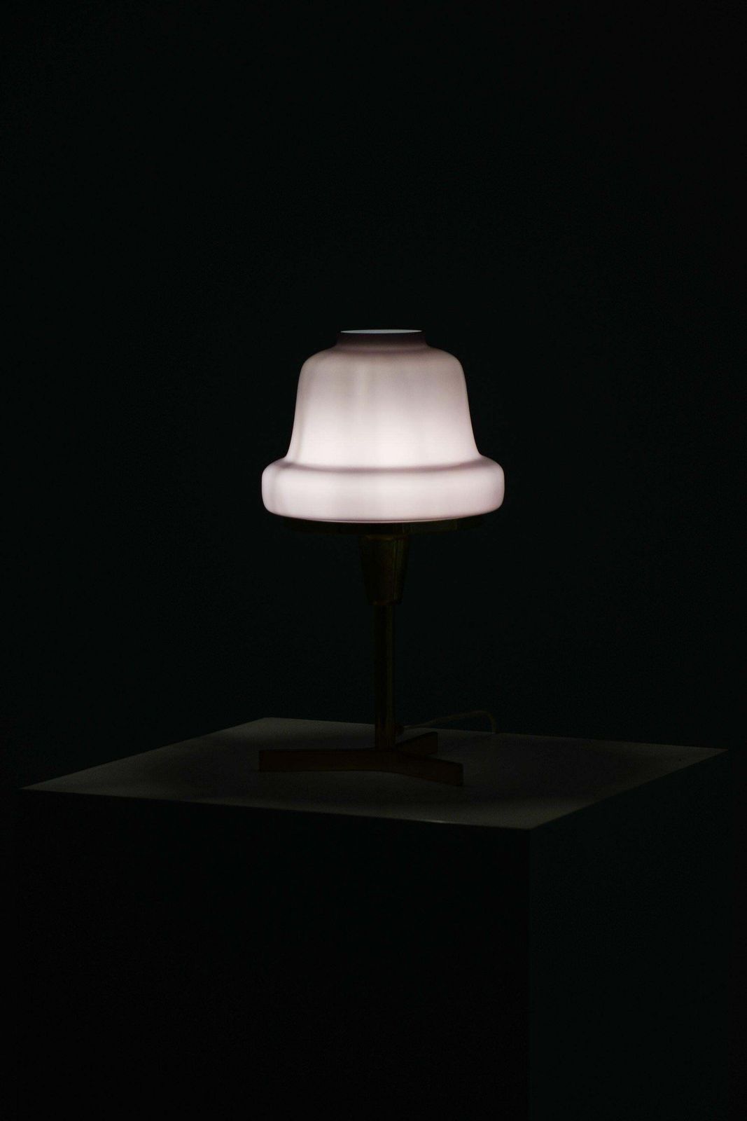 Table Lamp In Brass And Glass By Hans Agne Jakobsson, 1950's photo Lighting