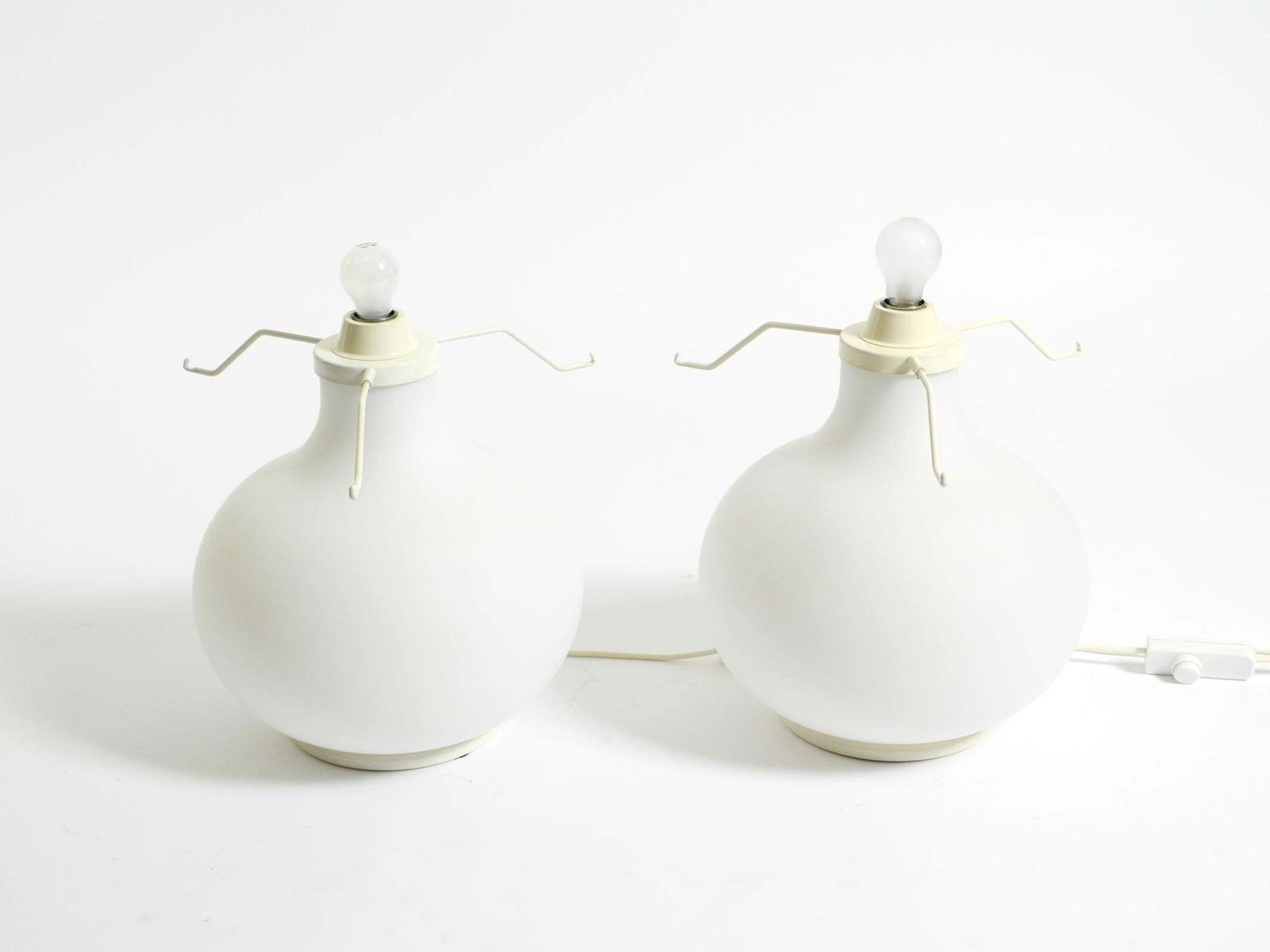 photo for sale Two Large 1980s Leucos Paralume Table Lamps, Made In Italy  Height 73 Cm  28.7