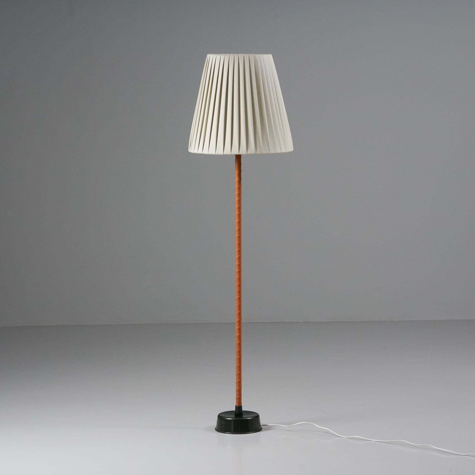 Model Ihanne/Senator Floor Lamp, Lisa Johansson Pape, Orno Oy, 1950s photo furniture