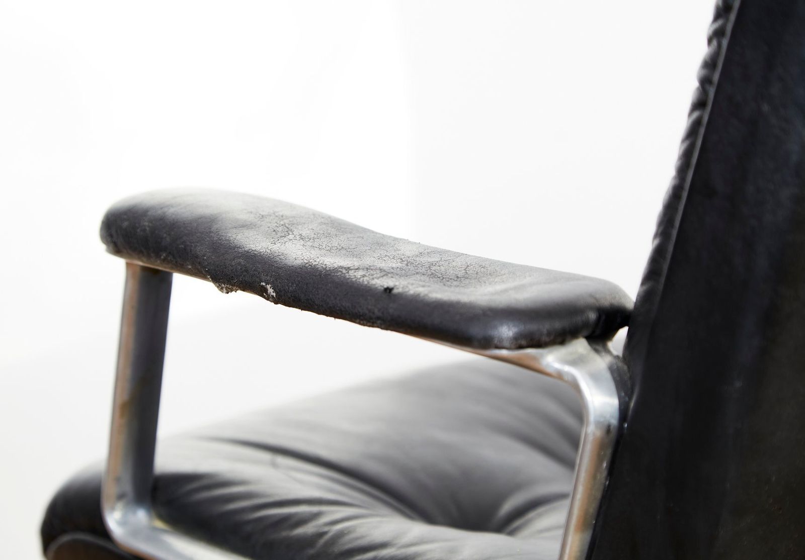 P125 Swivel Chair By Oswaldo Borsani For Tecno, 1960s photo for sale