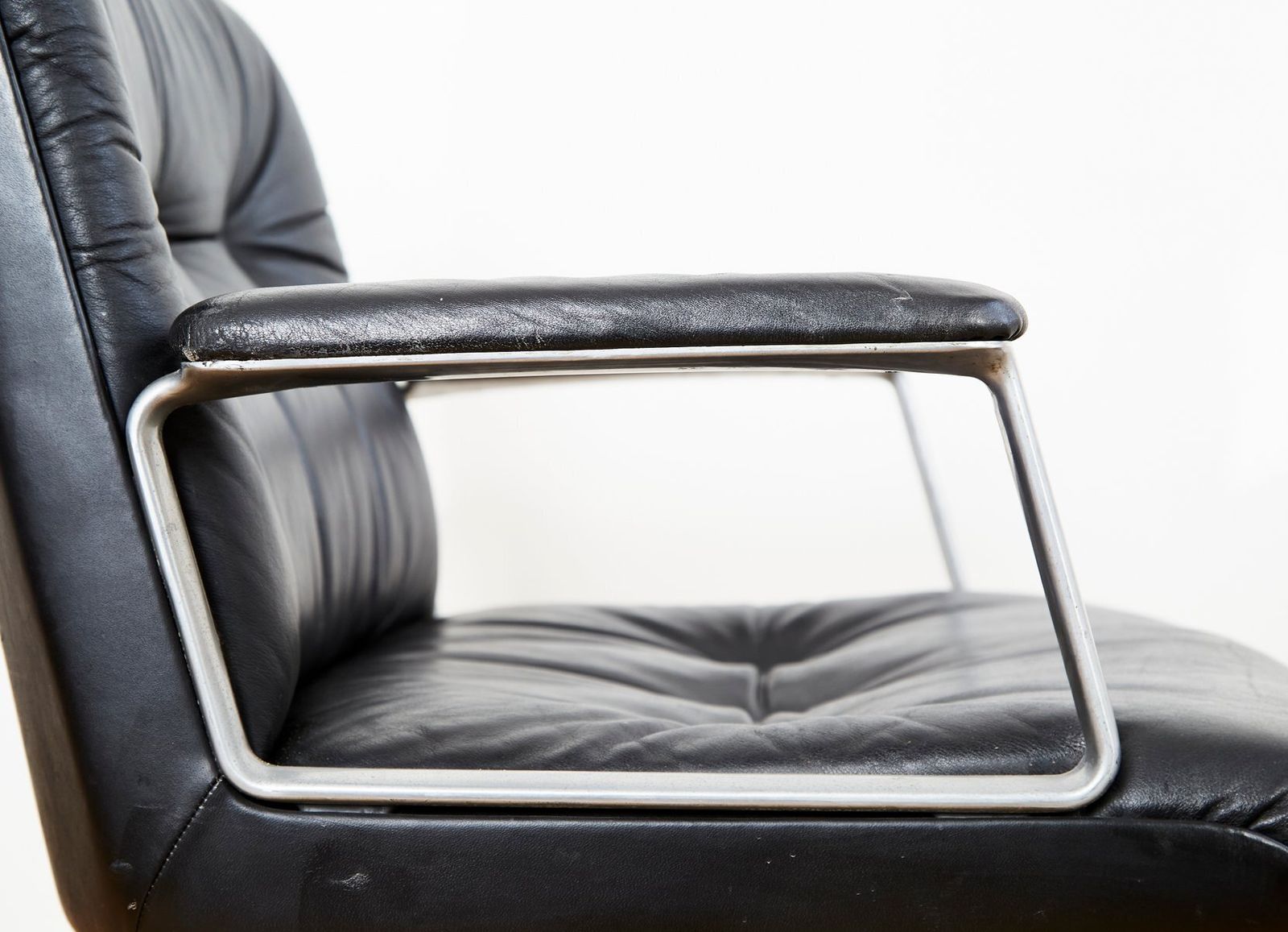 425.0 P125 Swivel Chair By Oswaldo Borsani For Tecno, 1960s photo