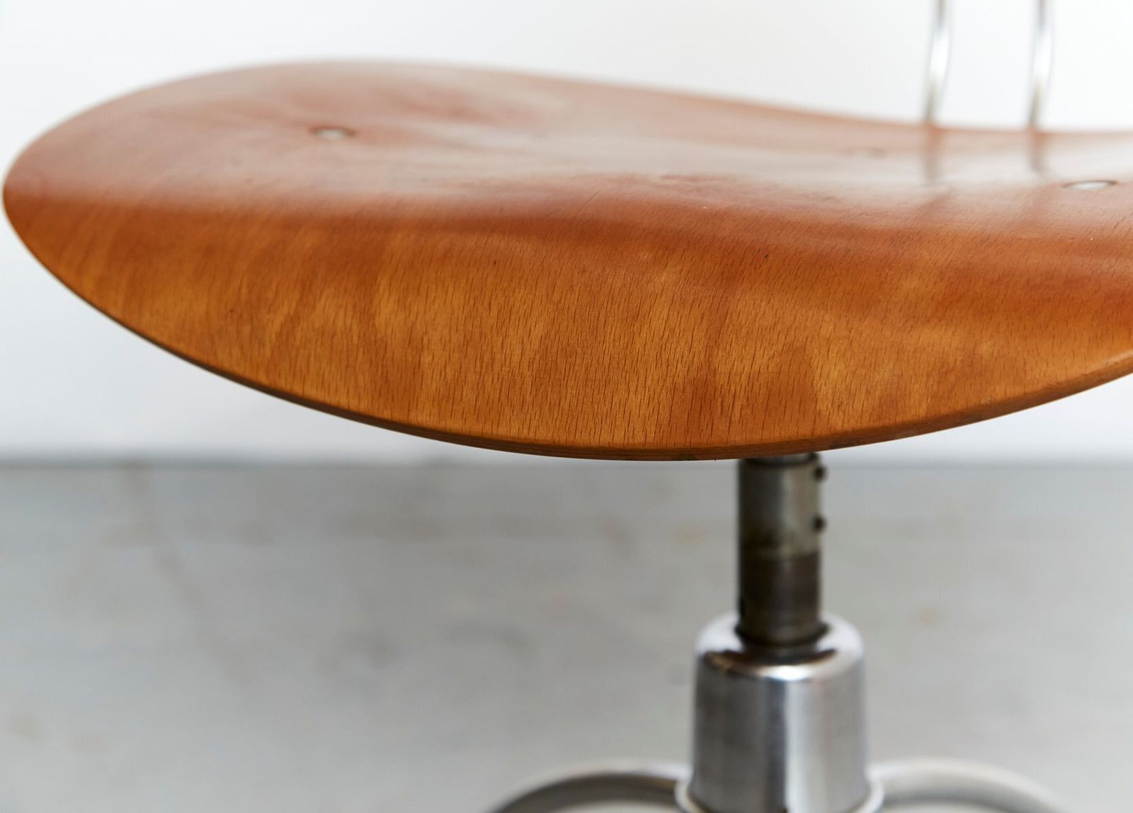 photo for sale Mid Century Model Se 40 Swivel Chair By Egon Eiermann For Wilde+Spieth