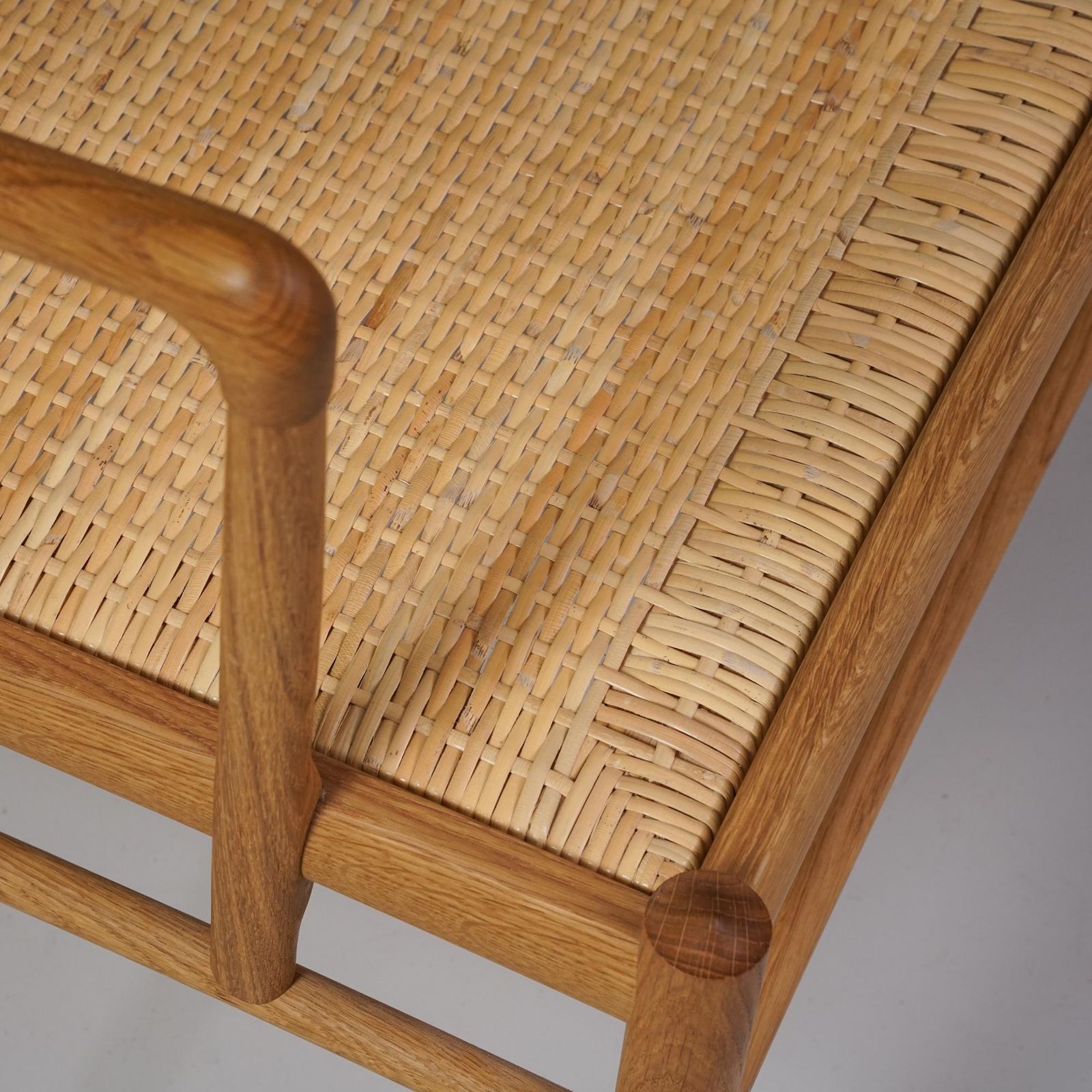 Model "Colonial" / Ow149 Armchair, Ole Wanscher, Carl Hansen & Søn, 2000s photo vinterior