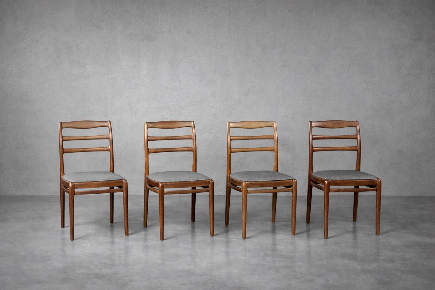 photo vinterior Mid Century Modern Danish Teak & Grey Fabric Chairs, 1960s, Set Of 4