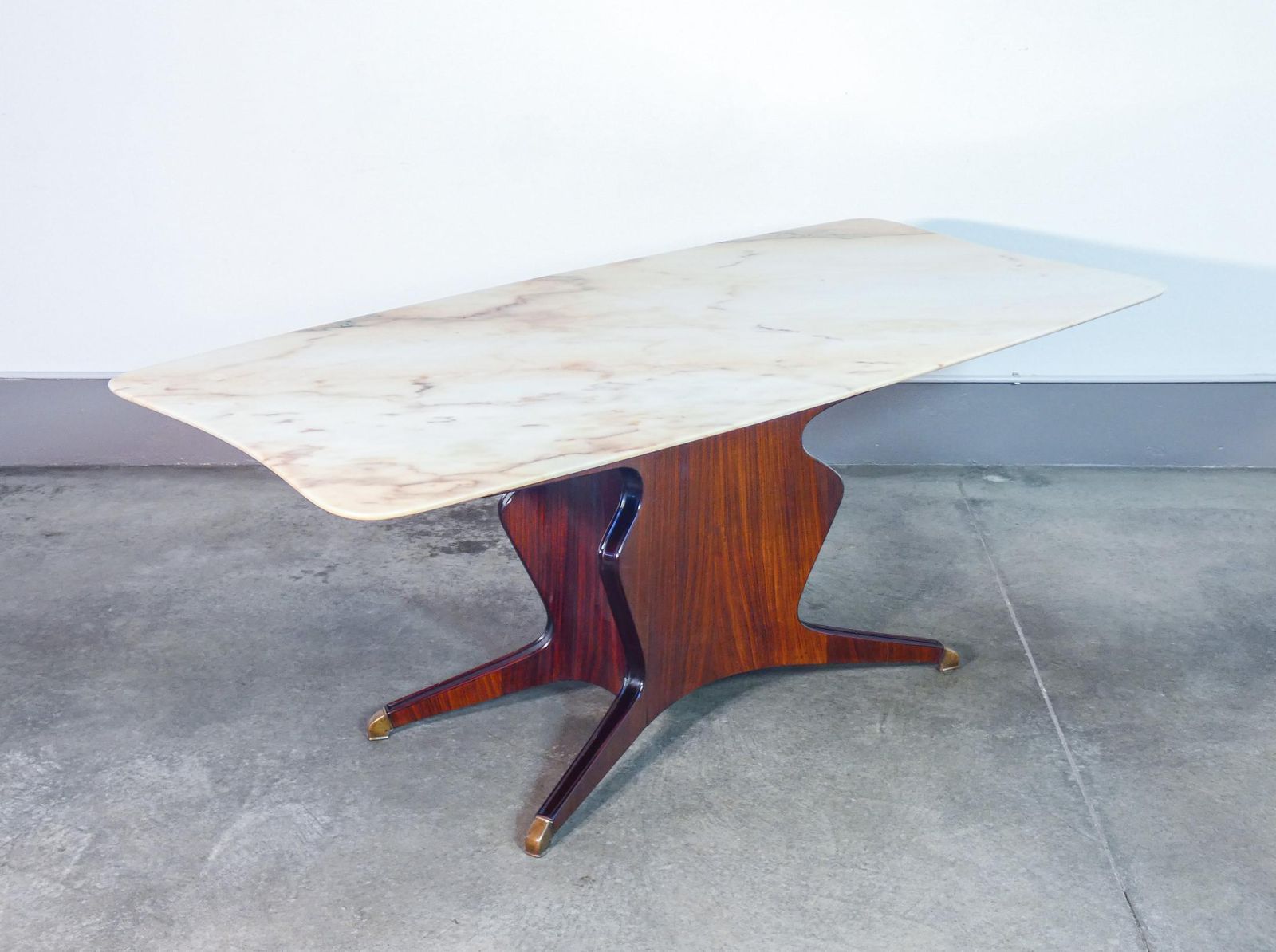 Tavolo, Design Osvaldo Borsani. Piano In Marmo. Italia, Anni 50 photo furniture