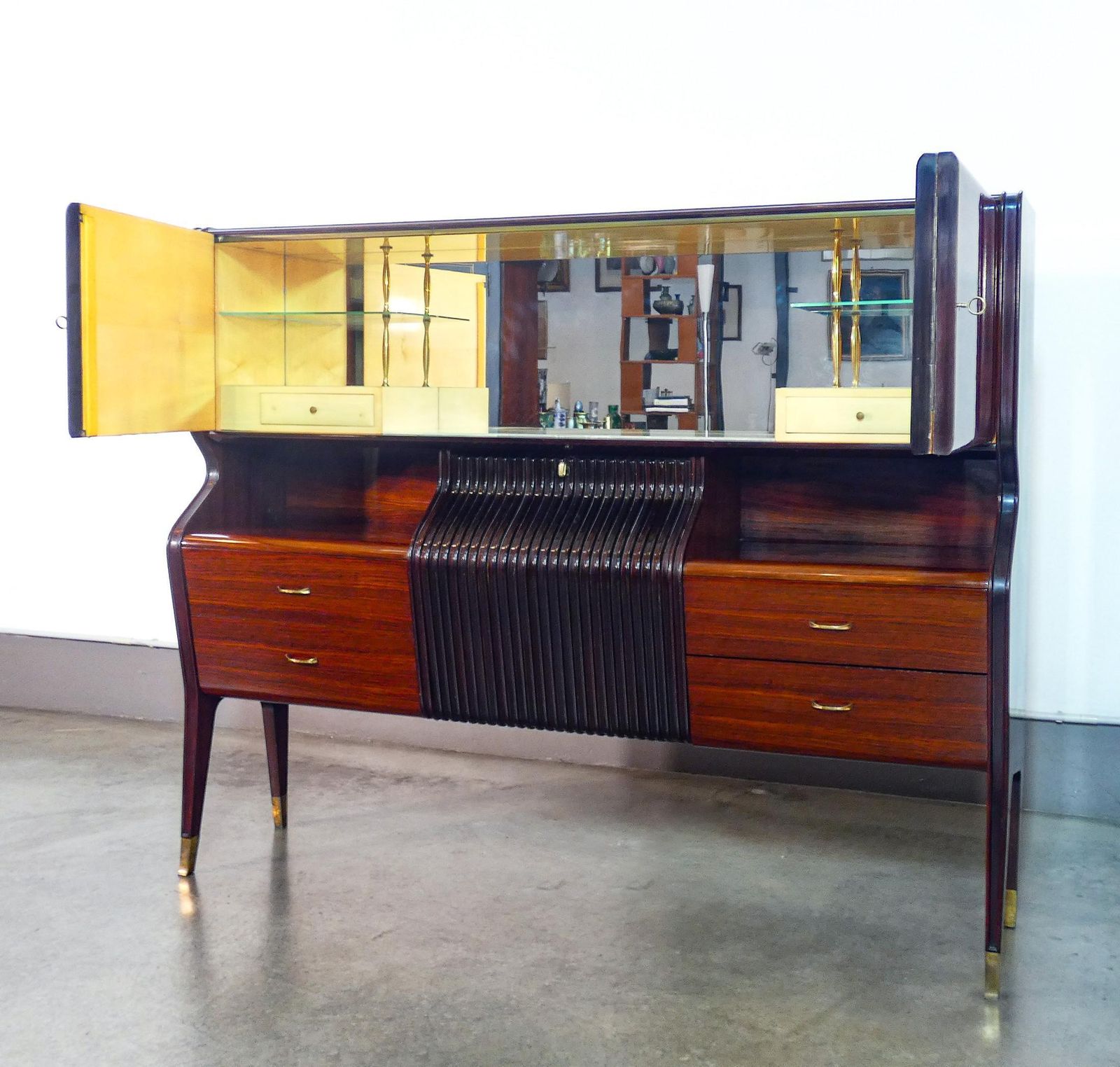 Credenza, Mobile Bar Sideboard, Design Osvaldo Borsani. Italia, Anni 50 photo 2828.0