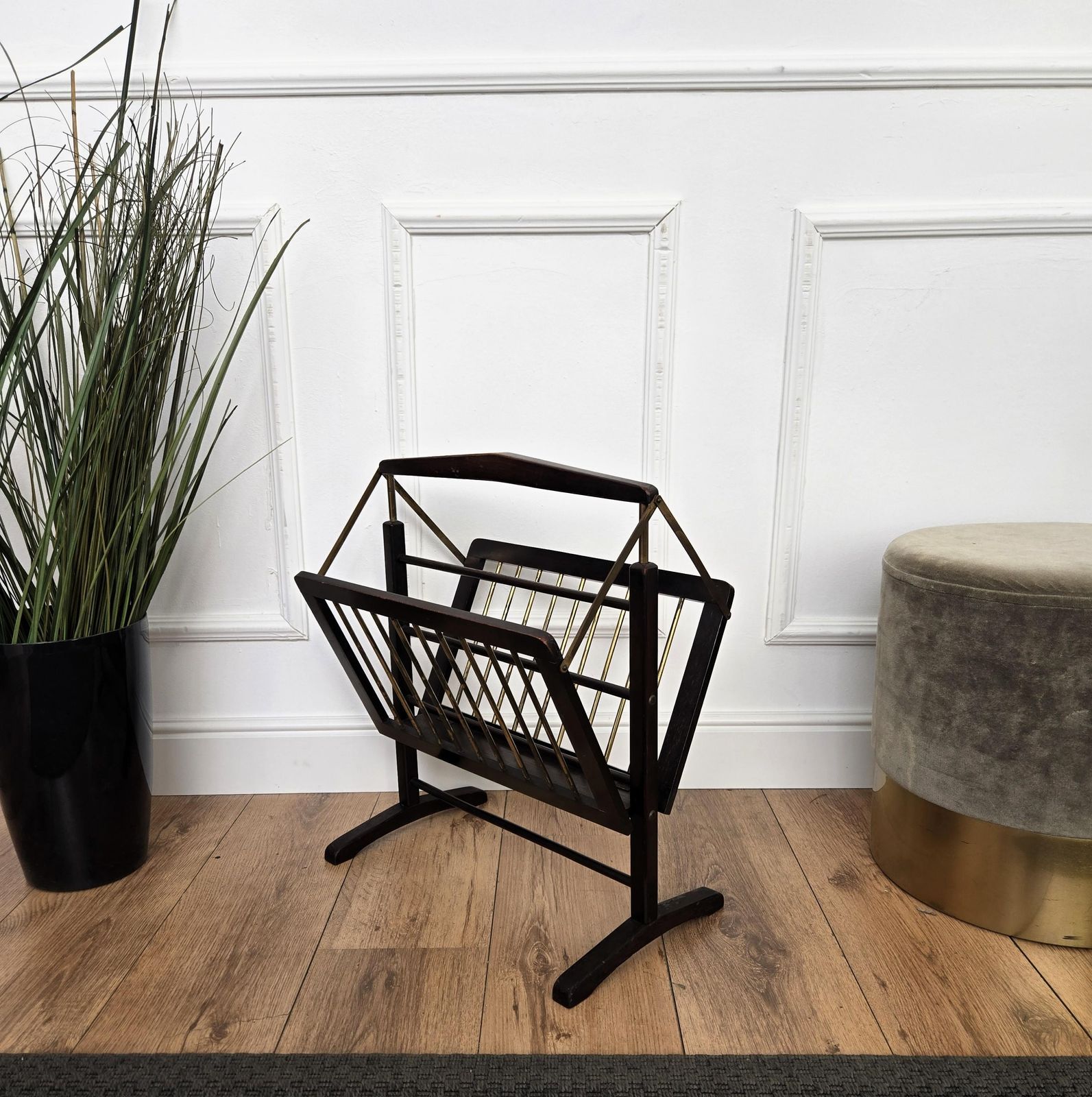 1960s Italian Mid Century Brass & Wood Folding Folio Stand Magazine Rack photo vinterior