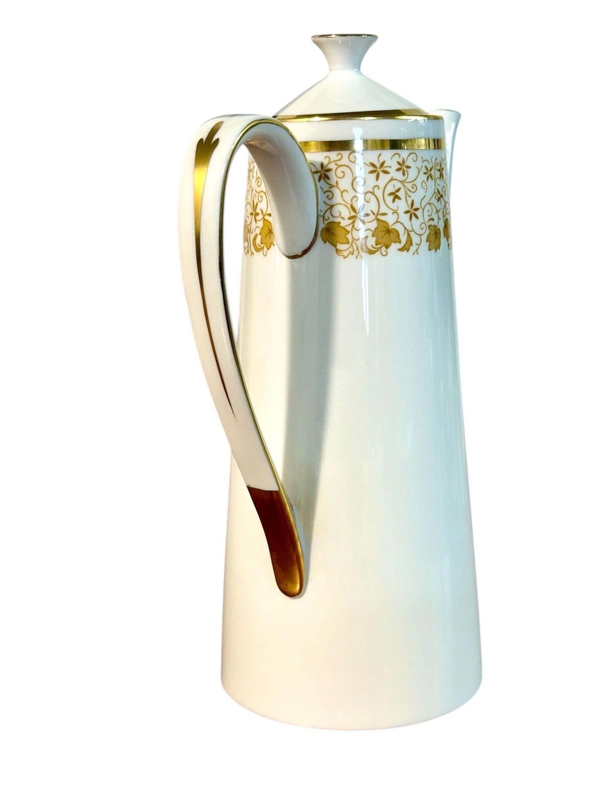 photo vinterior 44 Piece Royal Tuscan Gold And White Bone China Coffee & Tea Service