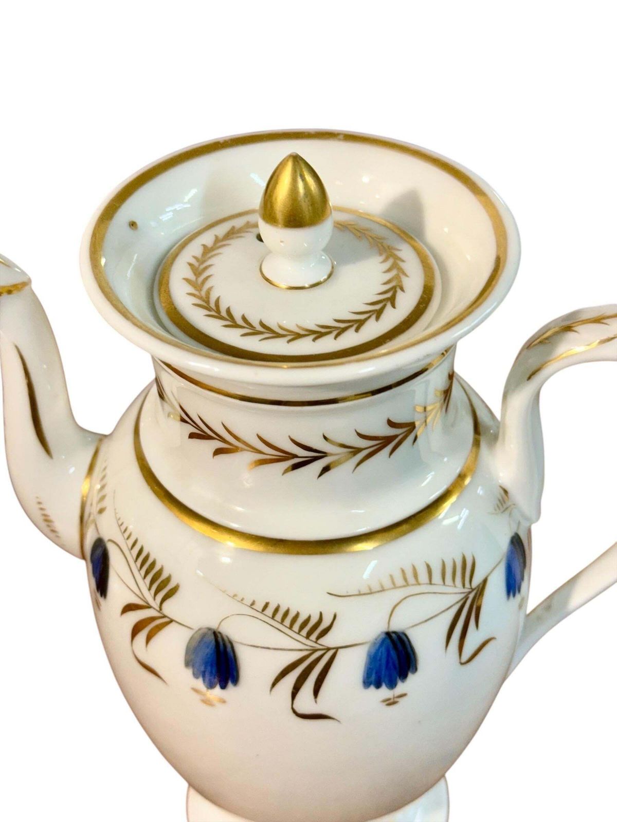 photo furniture Early 19th Century Paris Porcelain Coffee Pot With Gilding & Blue Florals