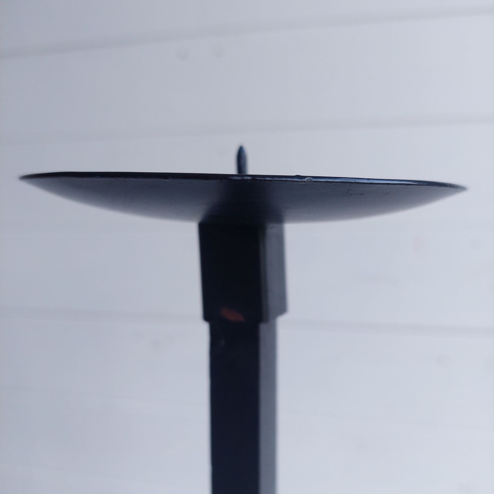 photo vinterior Mid Century Brutalist Wrought Iron Tripod Floor Candleholder Large Candlestick Torchere, 1960s
