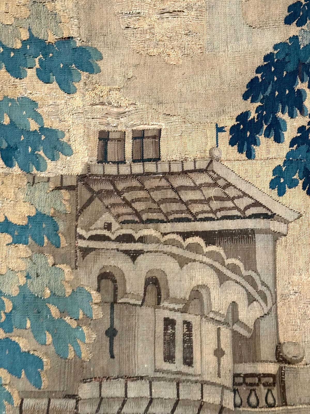photo vinterior Large 18th Century Verdure Tapestry With Pastoral Scene And Wolf Attack