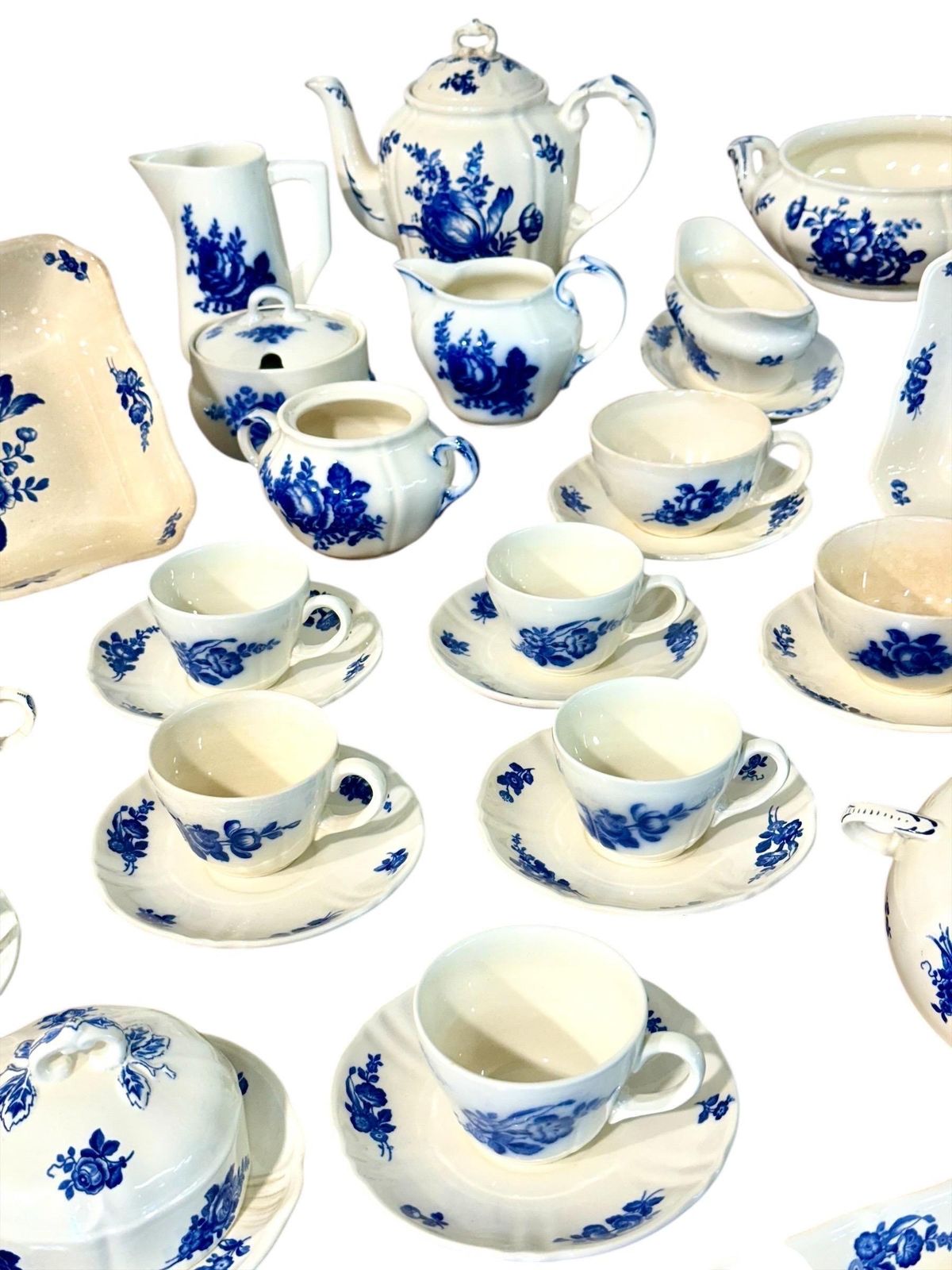 photo vintage Villeroy & Boch Blue And White Faience Dinnerware Service, 29 Pieces