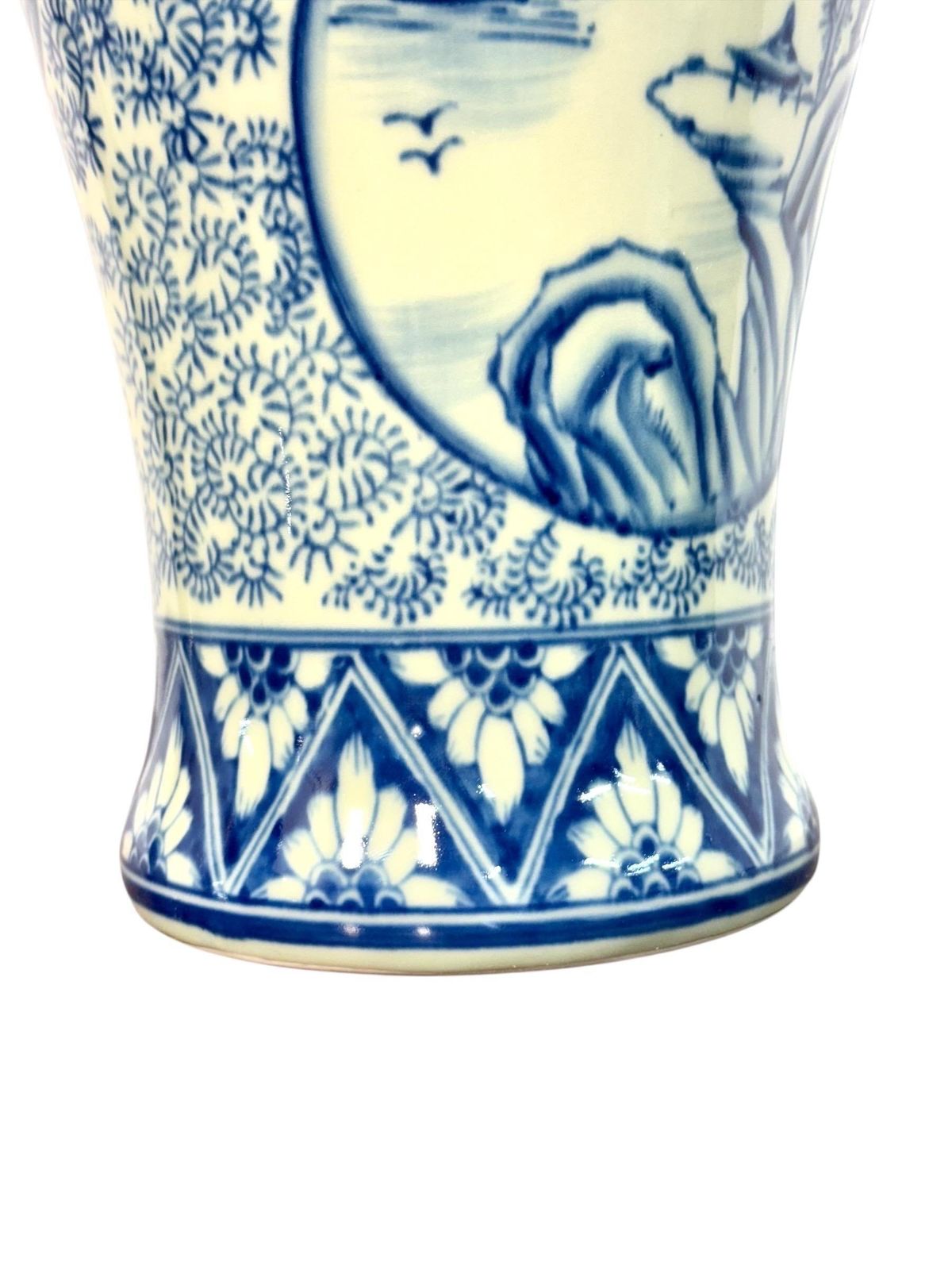 photo vinterior Large Blue And White Faience Lidded Vase With Landscape Motifs