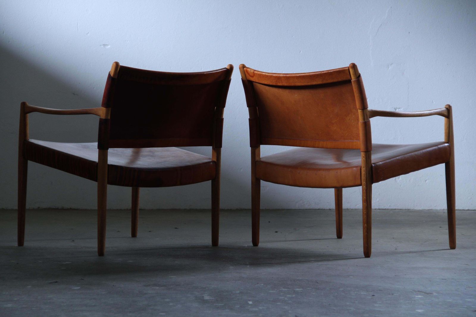 Pair Of Vintage Per Olof Scotte "Premier 69" Oak Armchairs In Cognac Leather photo buy