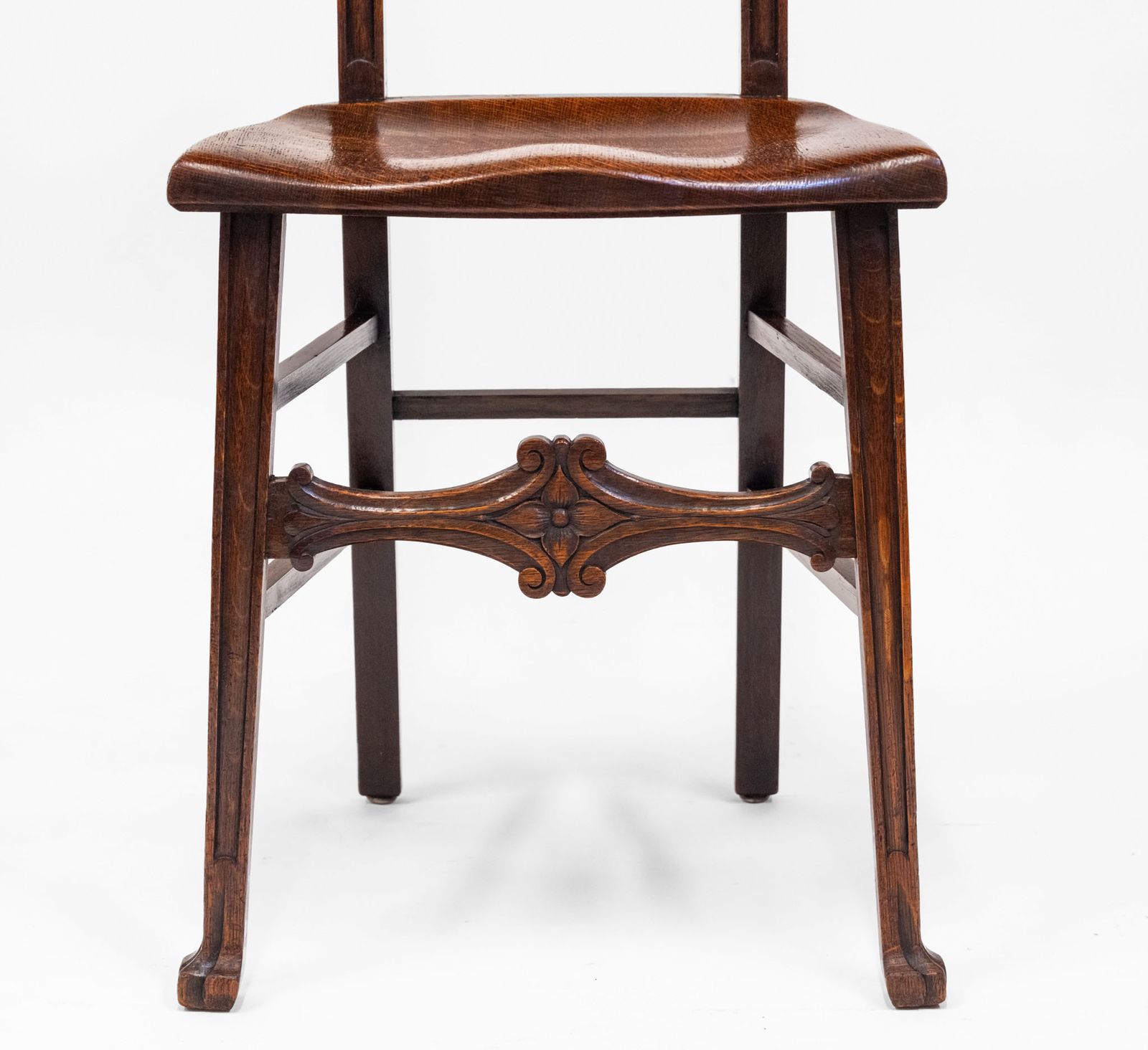 photo furniture Charming Edwardian English Oak Side Chair With Carved Green Man
