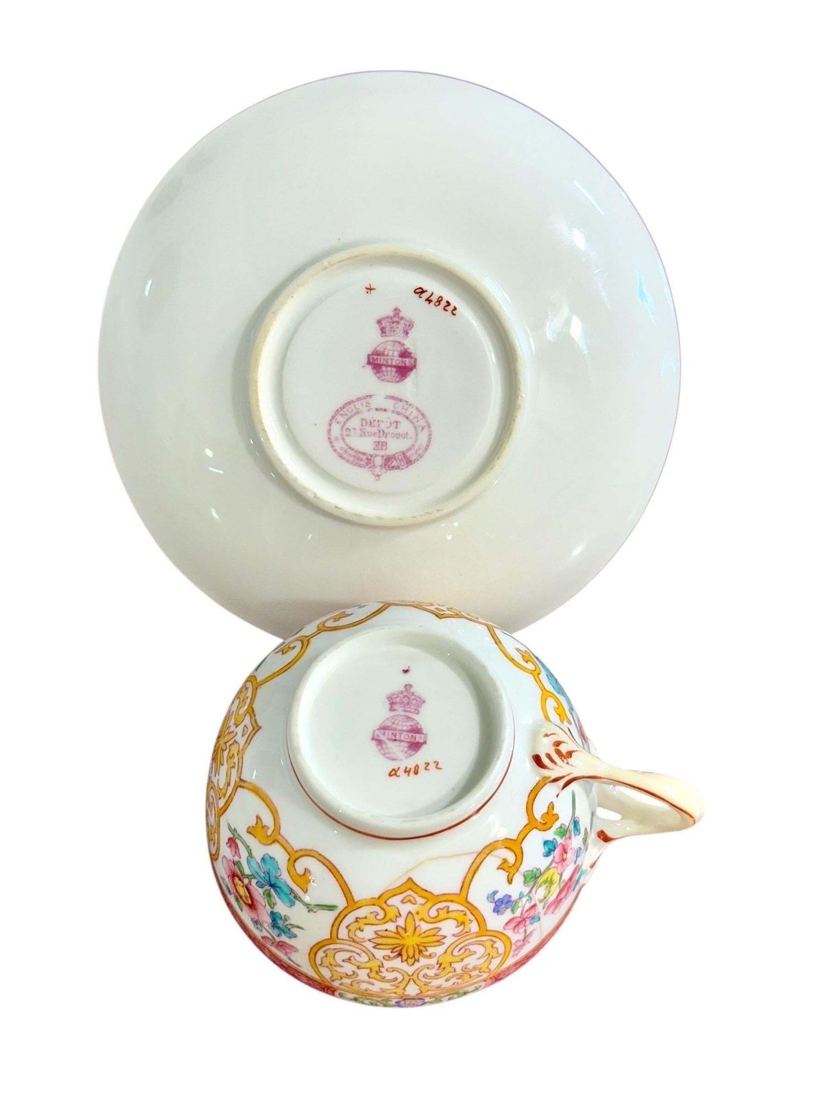 photo furniture 19th Century Set Of 7 English Porcelain Tea Cups & Saucers, 6 Signed Minton