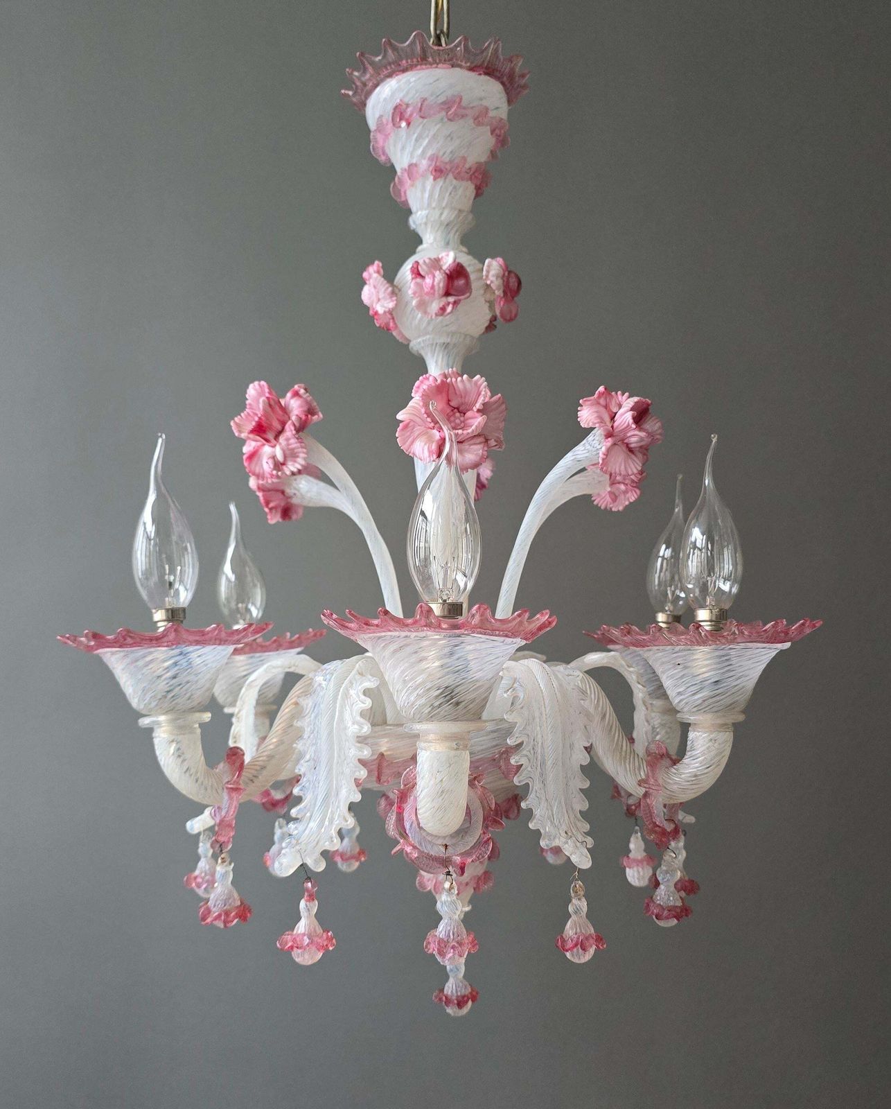 Exceptional Mid Century Murano Glass Chandelier With Rare Pink Flowers, Italy photo vinterior