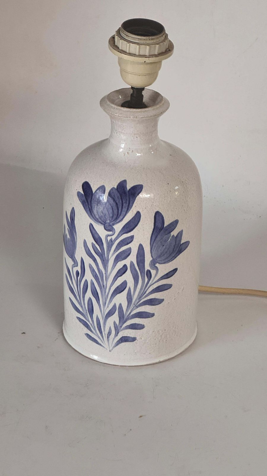 1970s Biot Ceramic Table Lamp – White And Blue Floral Design, French Provincial photo 478.0
