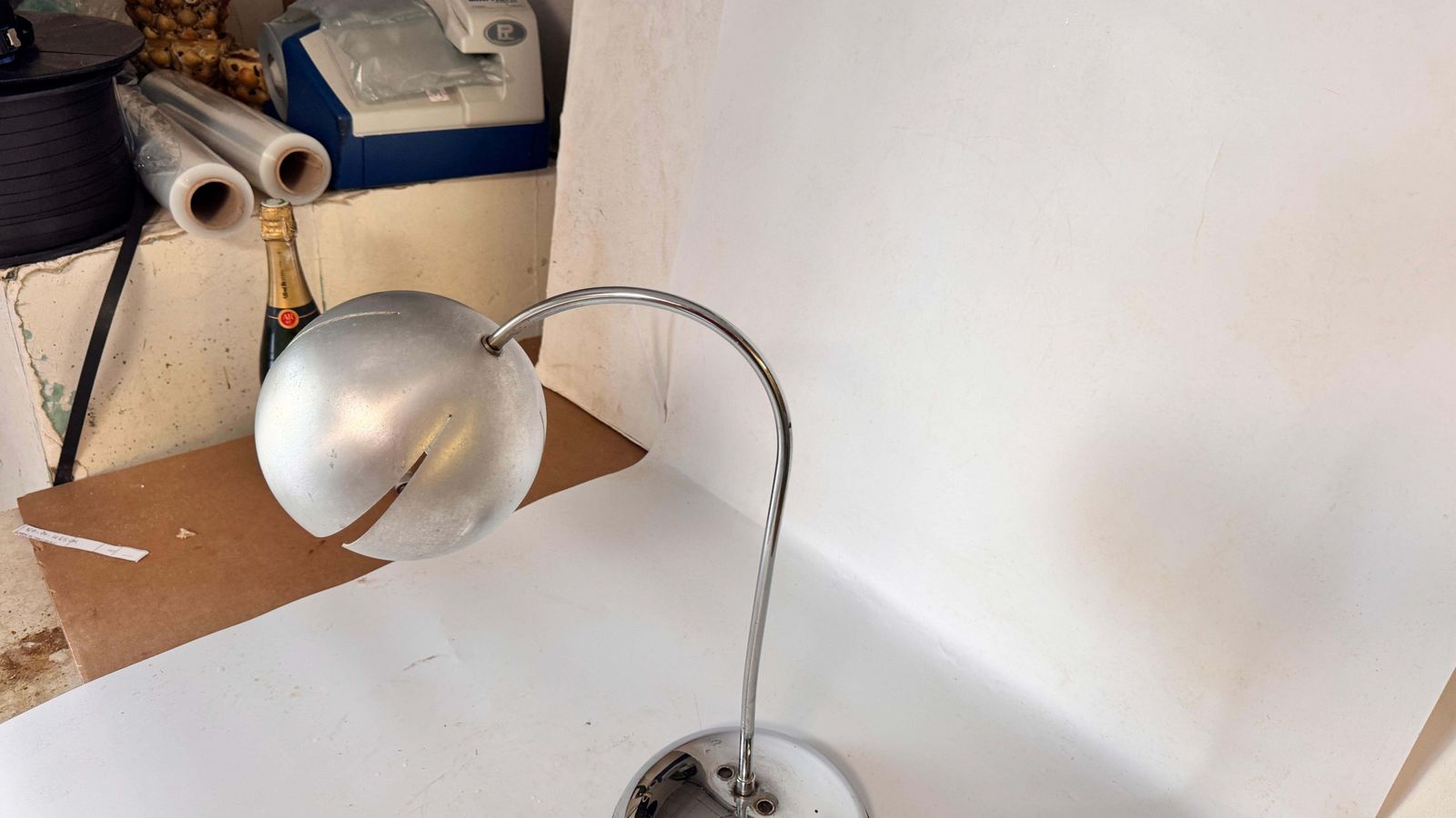 photo furniture 1970s Chrome And Aluminum Table Lamp – Curved Modernist French Design