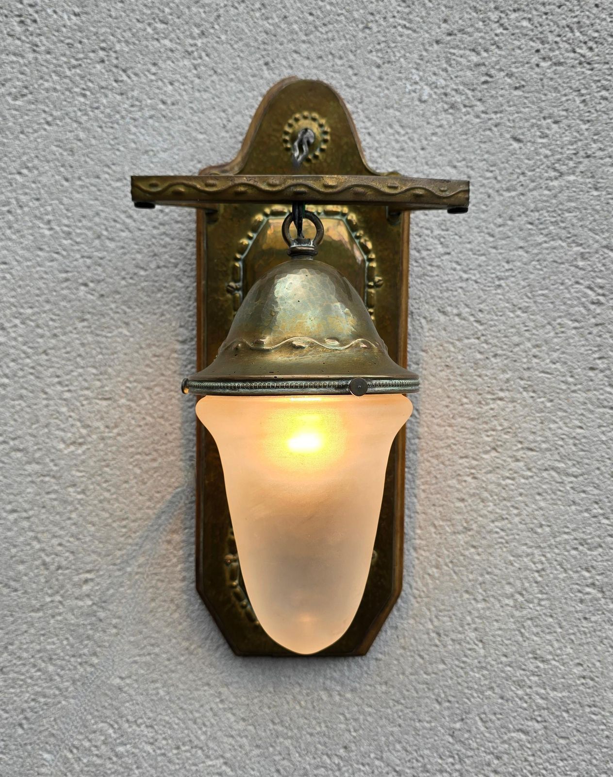 Arts & Crafts Hammered Brass And Frosted Glass Wall Sconce, England/France photo vinterior