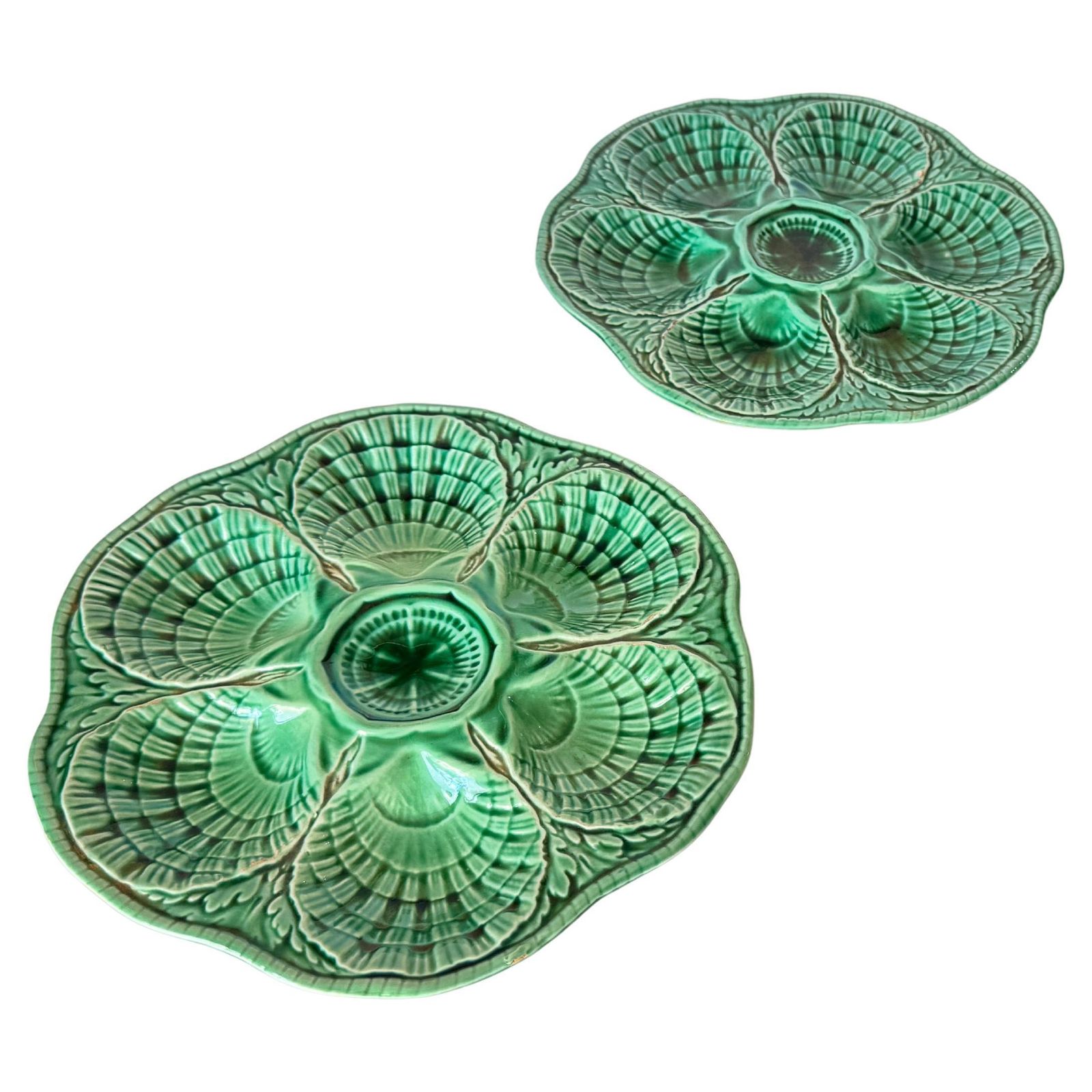 Set Of 2 French Green Majolica Plates – Sarreguemines Manufacture – 20th Century