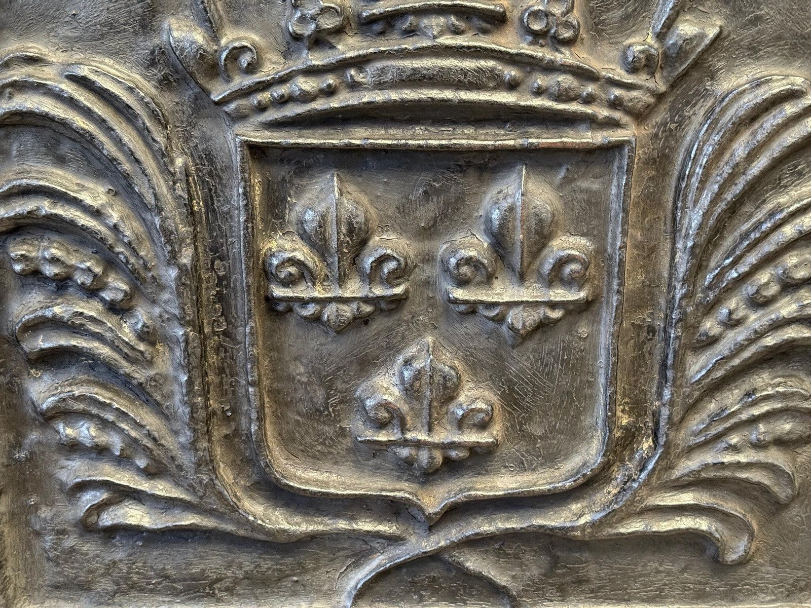 photo for sale French Louis XV Style 'Arms Of France' Fireback / Backsplash, 20th Century
