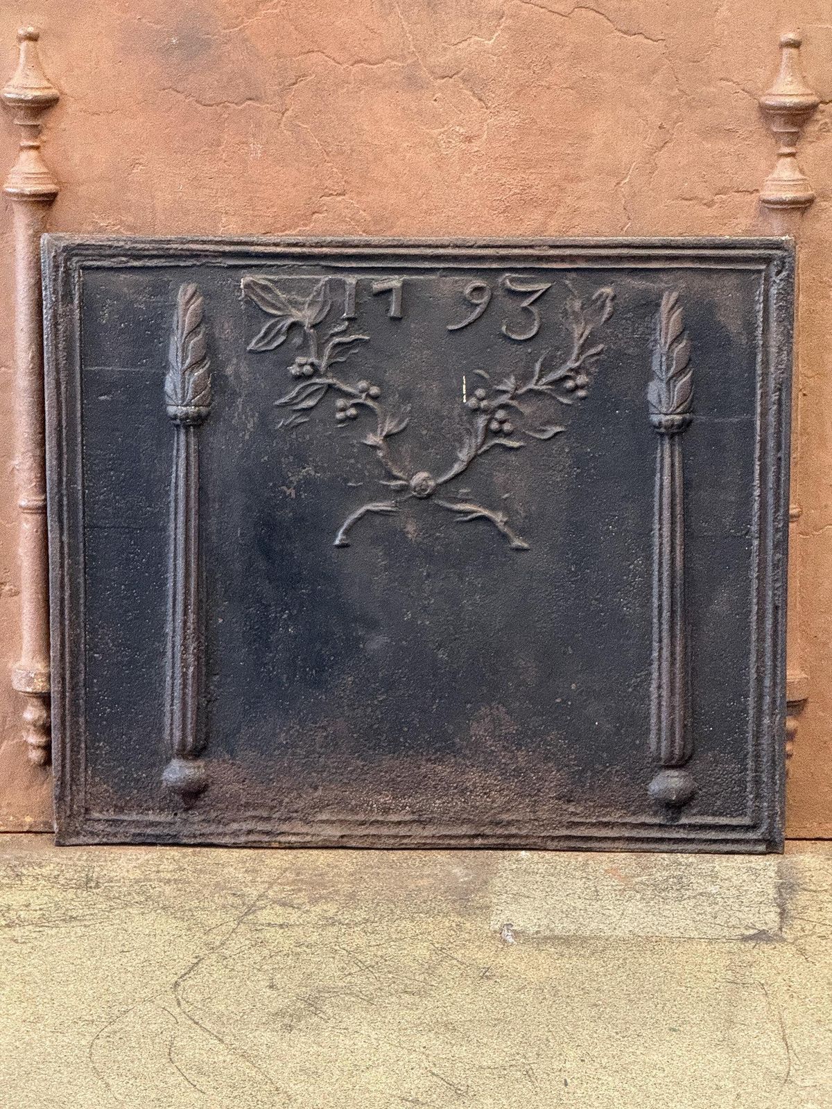 18th Century 'Pillars With Decoration' Fireback / Backsplash, France photo vinterior