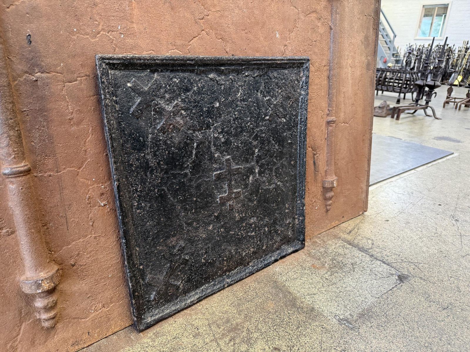 photo furniture 18th Century 'Cross Of Loraine' Fireback / Backsplash, France, Louis XIV Period