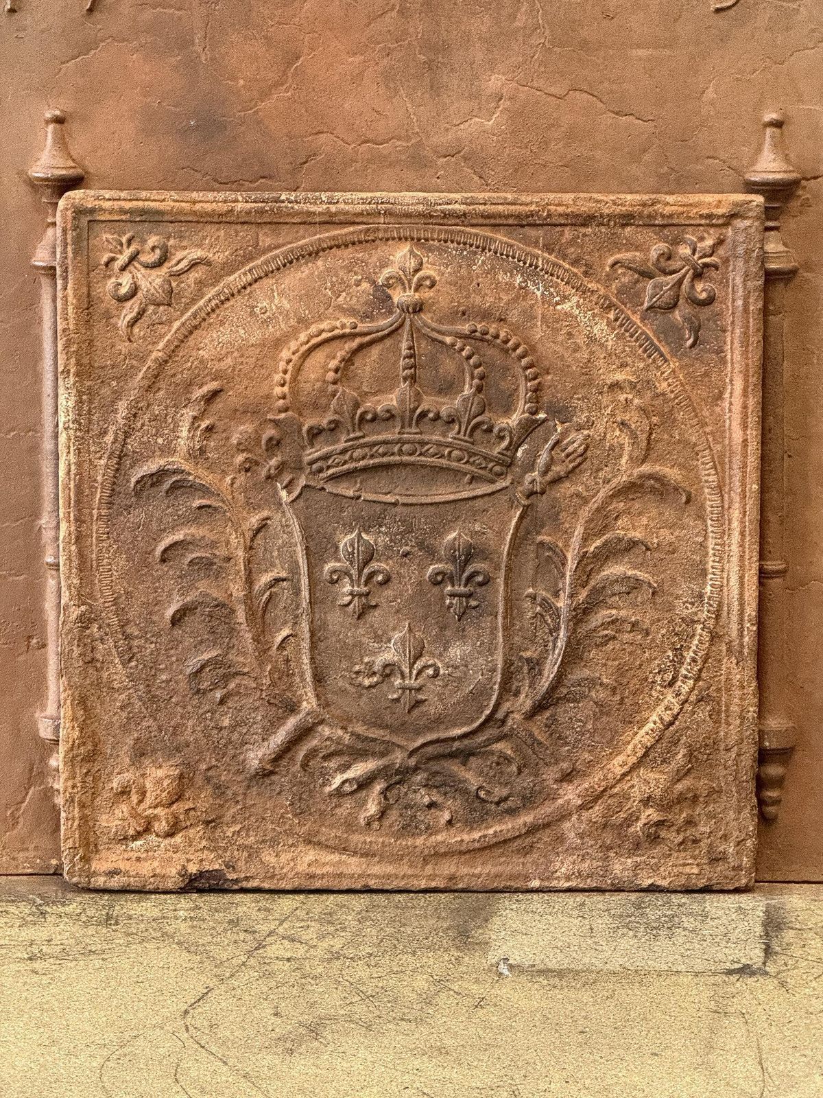 Home Fixtures 18th Century French Louis XV 'Arms Of France' Fireback / Backsplash photo