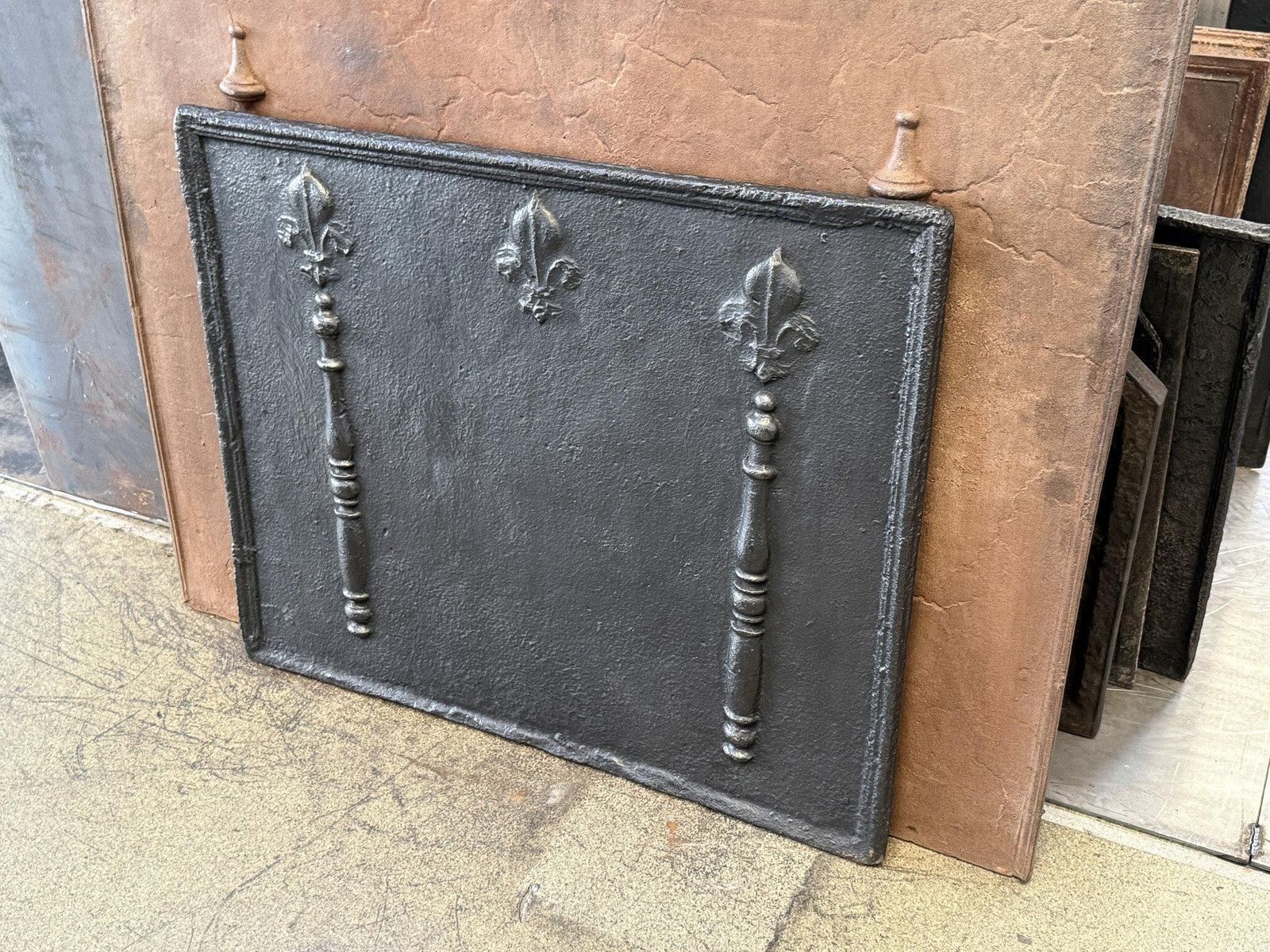 17th Century French Fireback / Backsplash With Pillars And Fleurs De Lys photo Home Fixtures