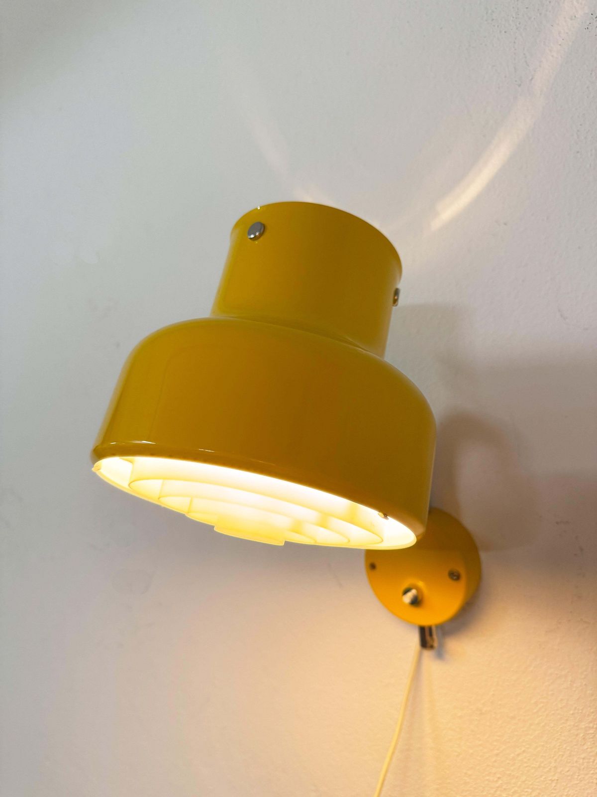 photo vintage Yellow Bumling Wall Lamp By Ateljé Lyktan