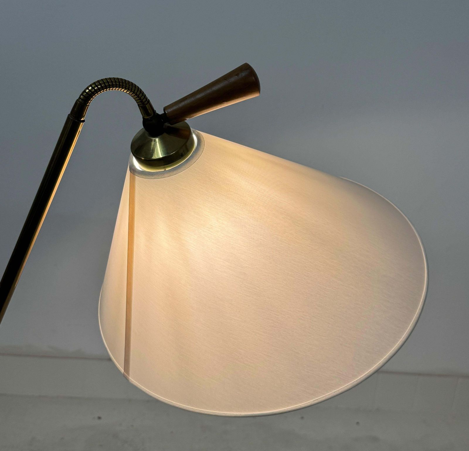 photo vintage Midcentury Floor Lamp By Rupert Nikoll