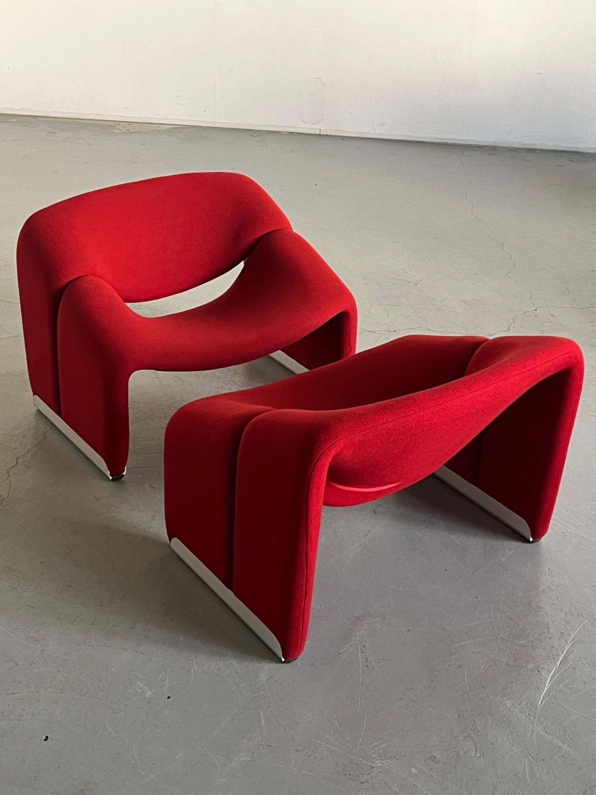 Pair Of Iconic F598 ‘Groovy’ Chairs By Pierre Paulin For Artifort, 1980s photo Furniture