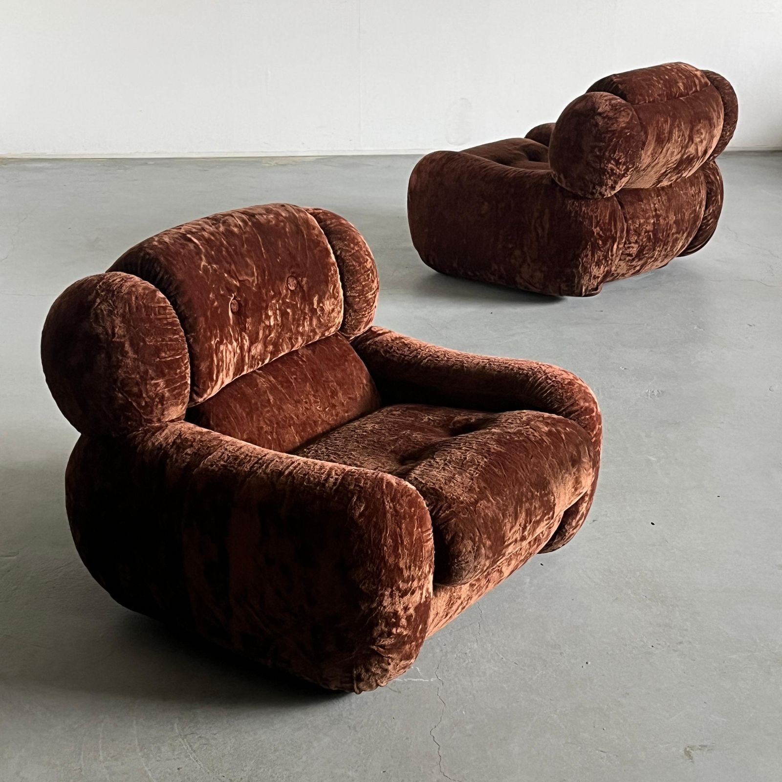 Pair Of Large Italian Mid Century Cloud Armchairs In Dark Brown Fabric, 1970s photo for sale