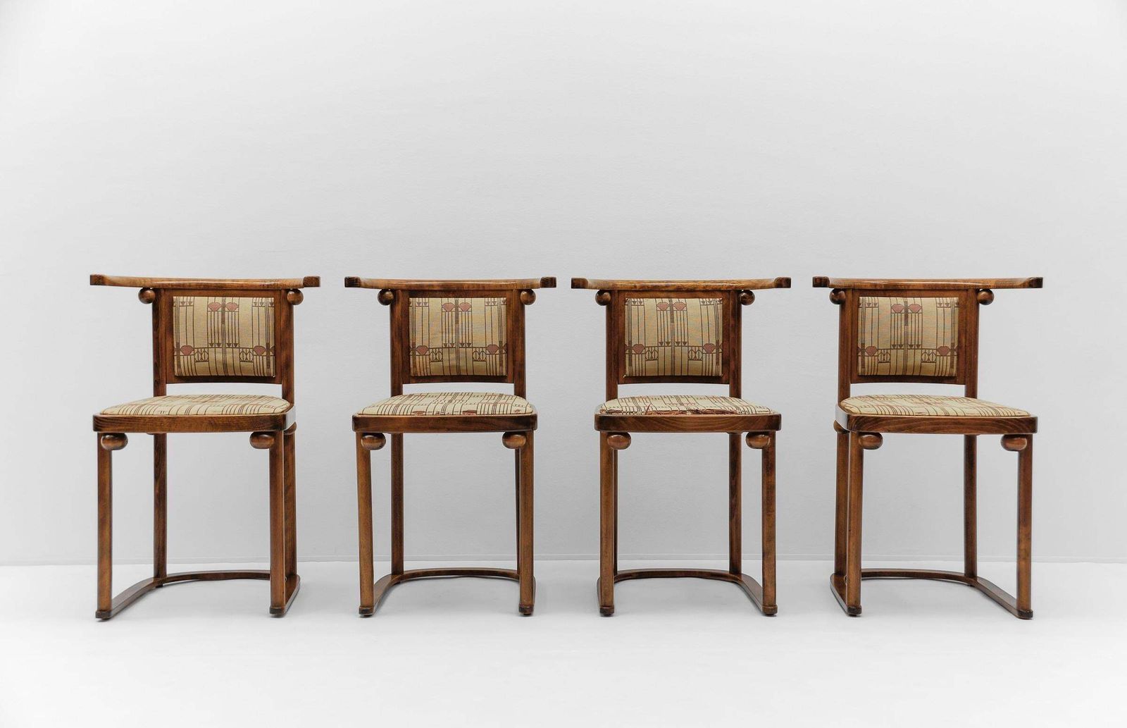 Set Of 4 Bat Chairs By Josef Hoffmann For Wittmann Austria photo furniture