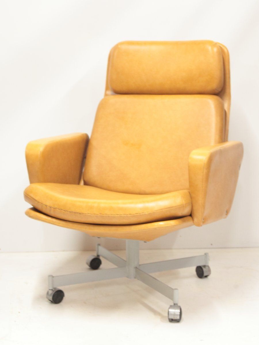 Mid Century Swivel Armchair By Miroslav Navratil For Interier Praha, 1970s photo vinterior
