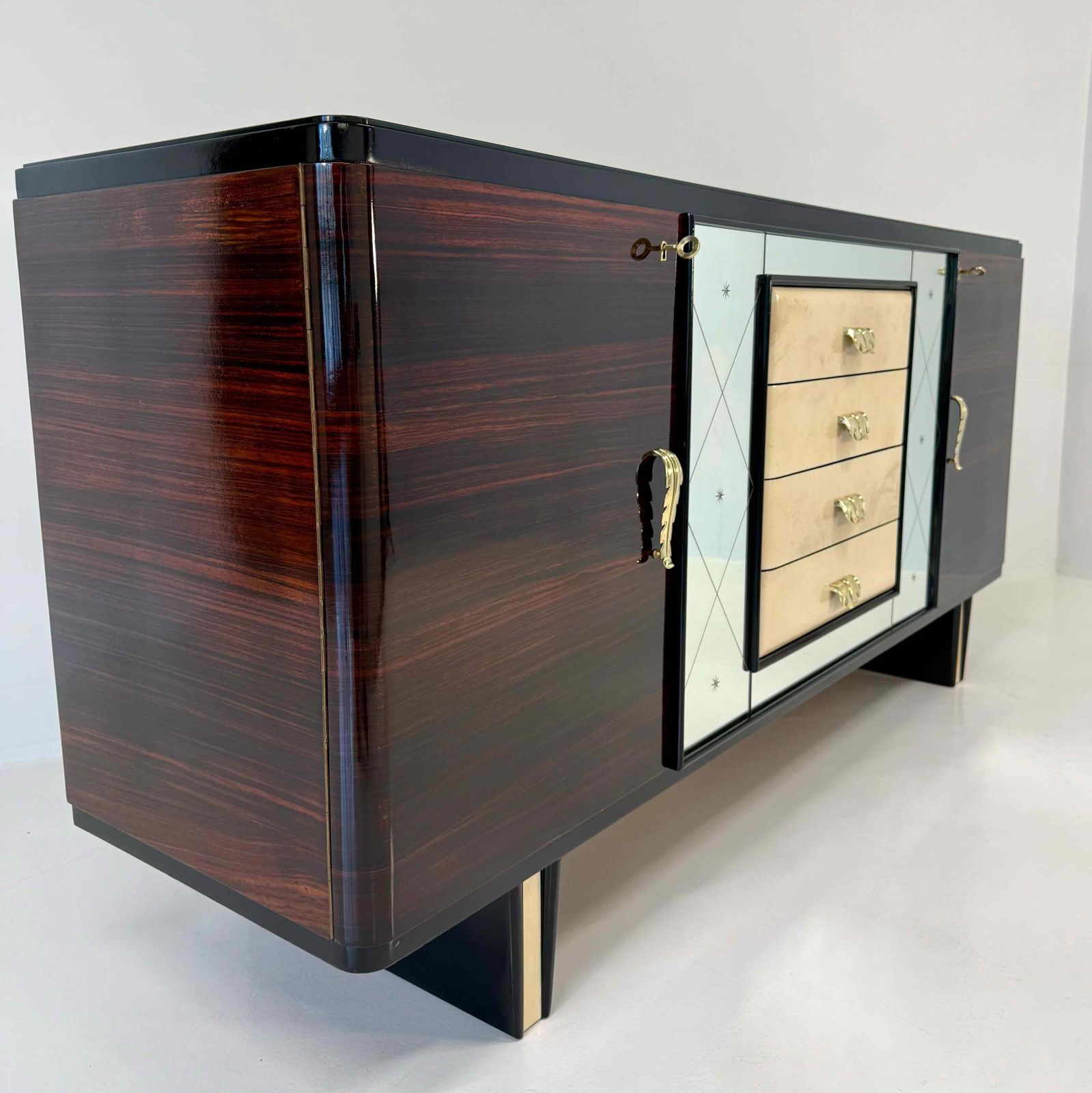 Italian 1940s Art Deco Sideboard In Macassar, Parchment, Attr. Osvaldo Borsani photo 11314.0