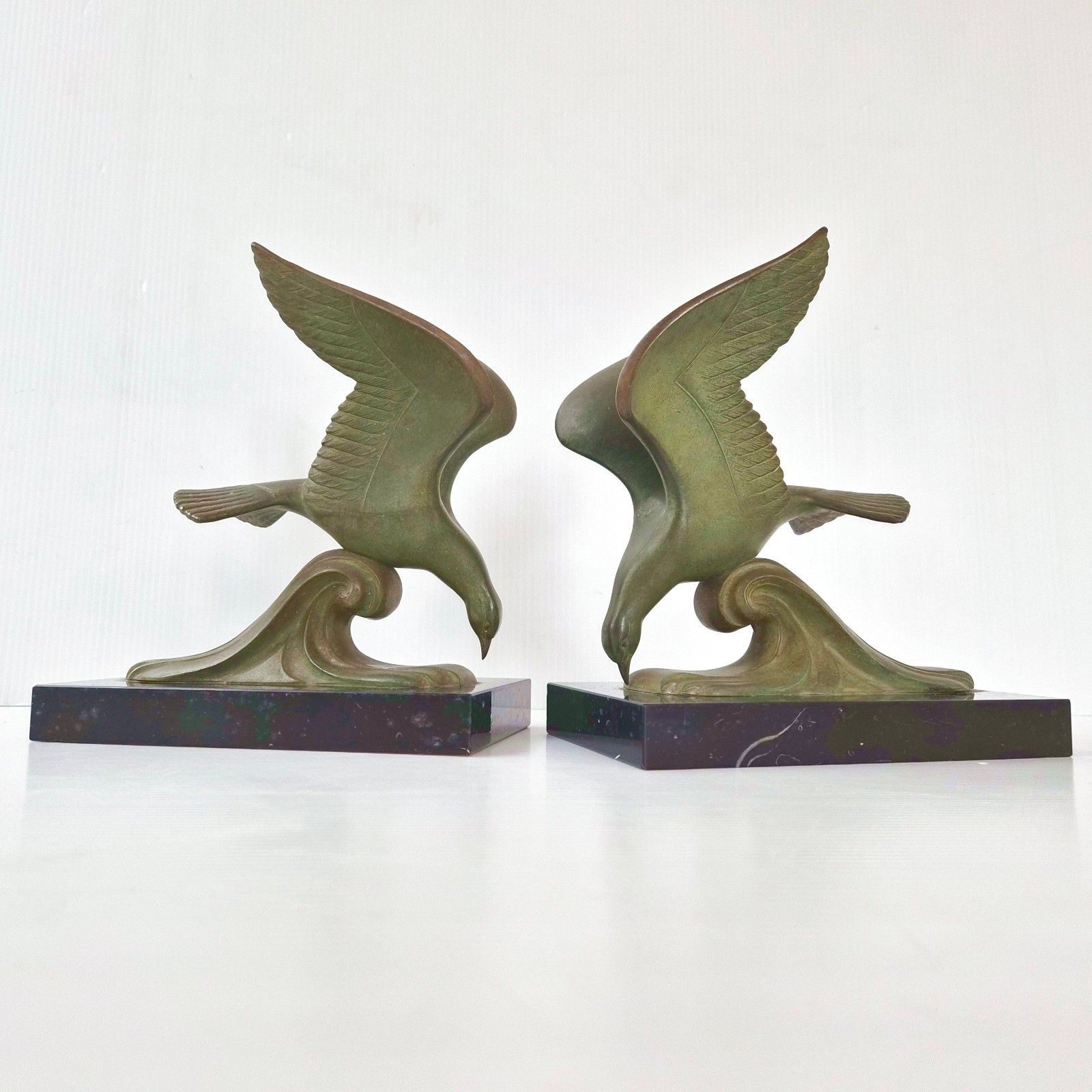 Pair Of Vintage 1950s Marble & Metal Seagull On The Wave Bookends 50s