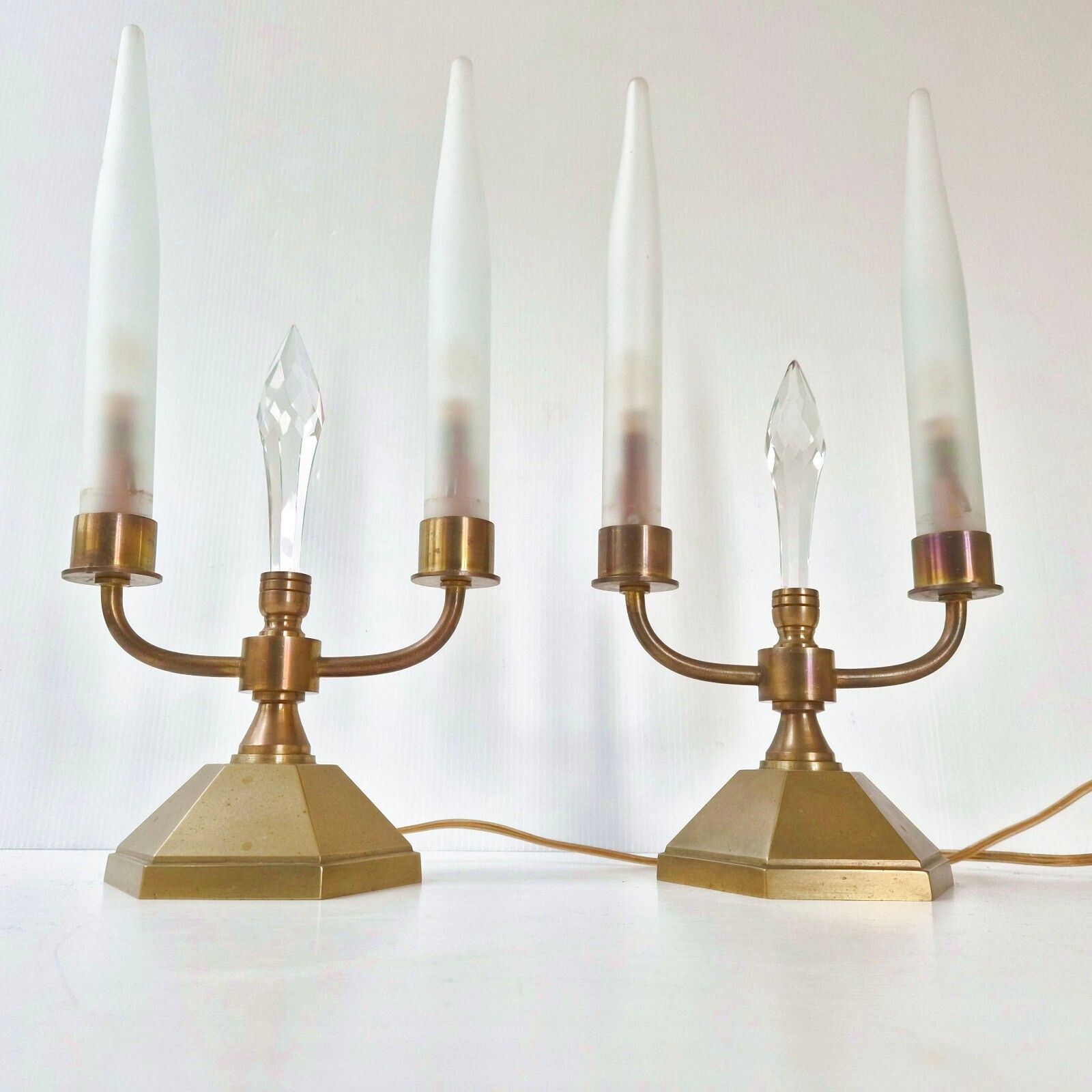 photo vintage Pair Of Vintage 1950s Brass & Glass 1950s Art Deco Style Candle Lamps