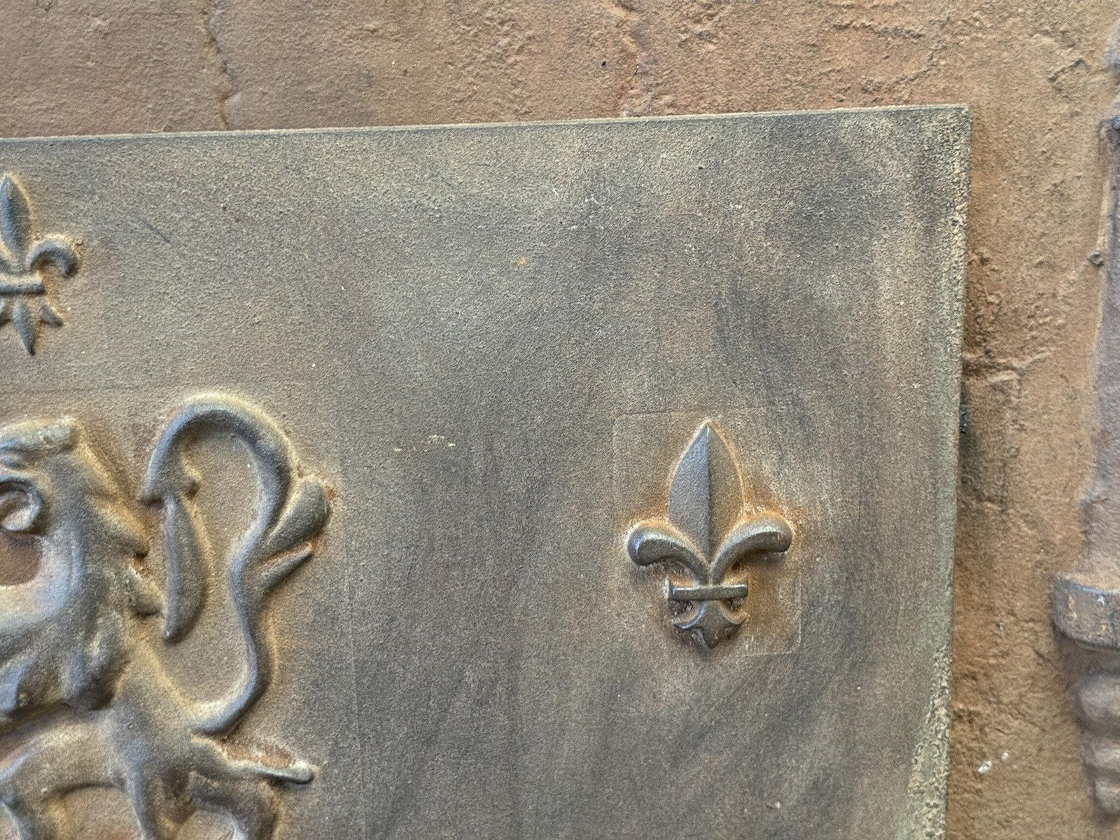 photo furniture French Louis XV Style 'Coat Of Arms' Fireback / Backsplash, 20th Century