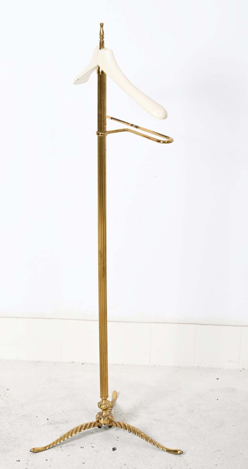 Italian Midcentury Brass Personal Valet With Lacquered Wood Shoulder photo vintage