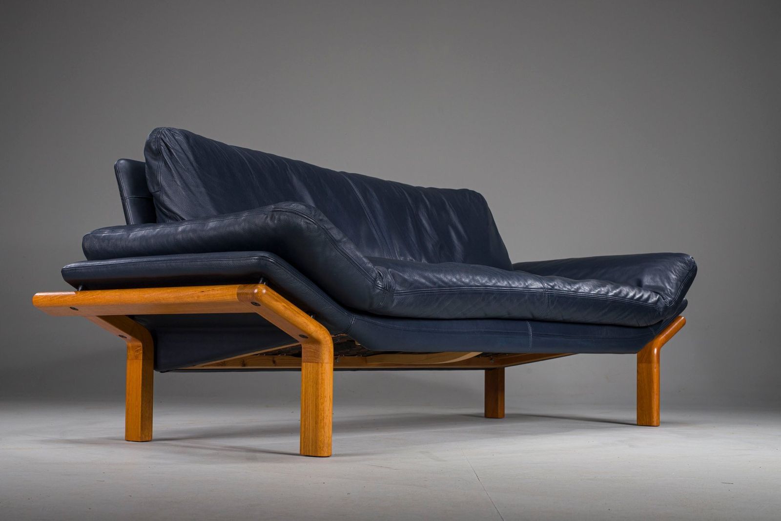 Danish 3 Seater Sofa In Teak And Navy Leather By Komfort, 1970s photo vinterior