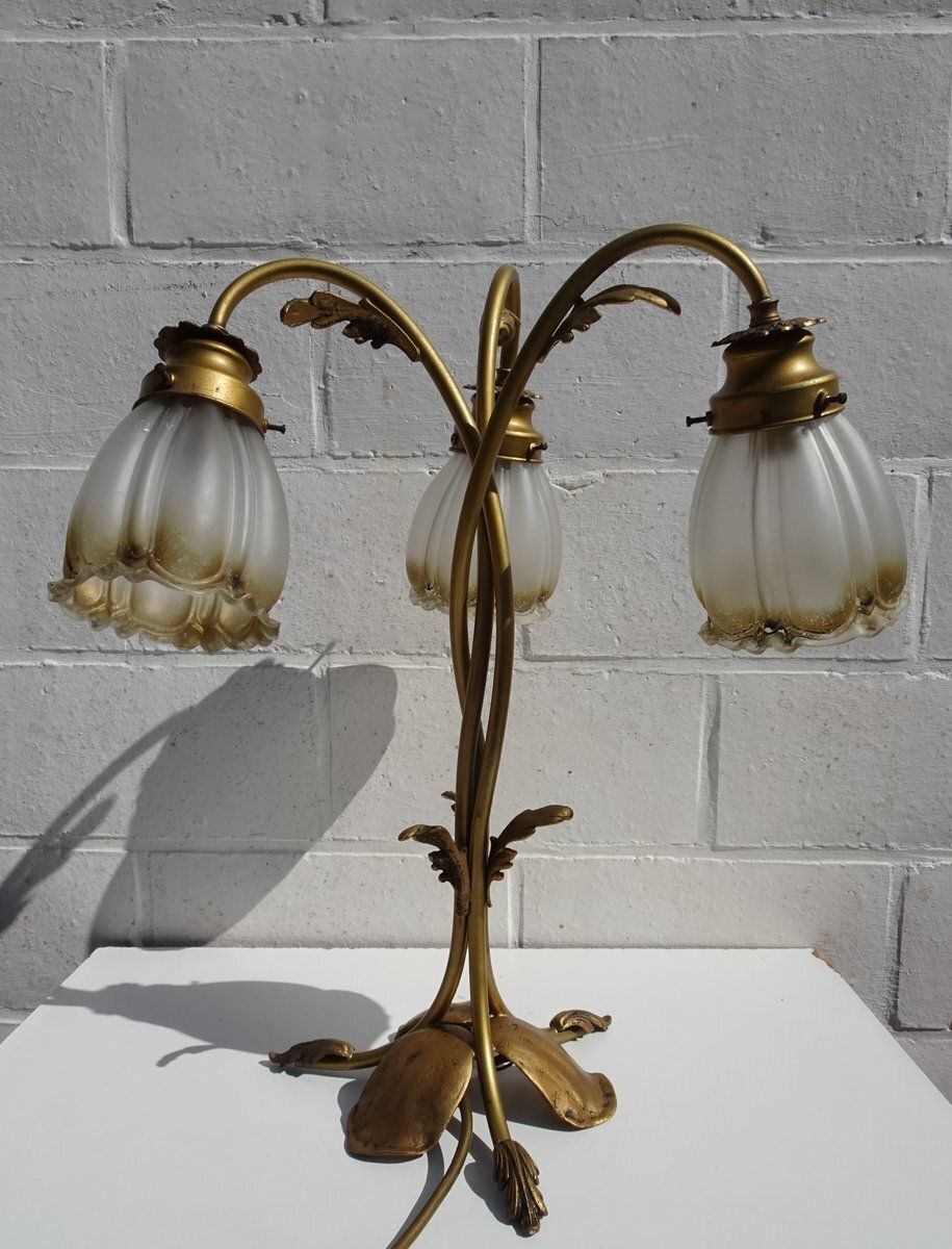 photo vintage Vintage Art Nouveau Style Table Lamp In Brass